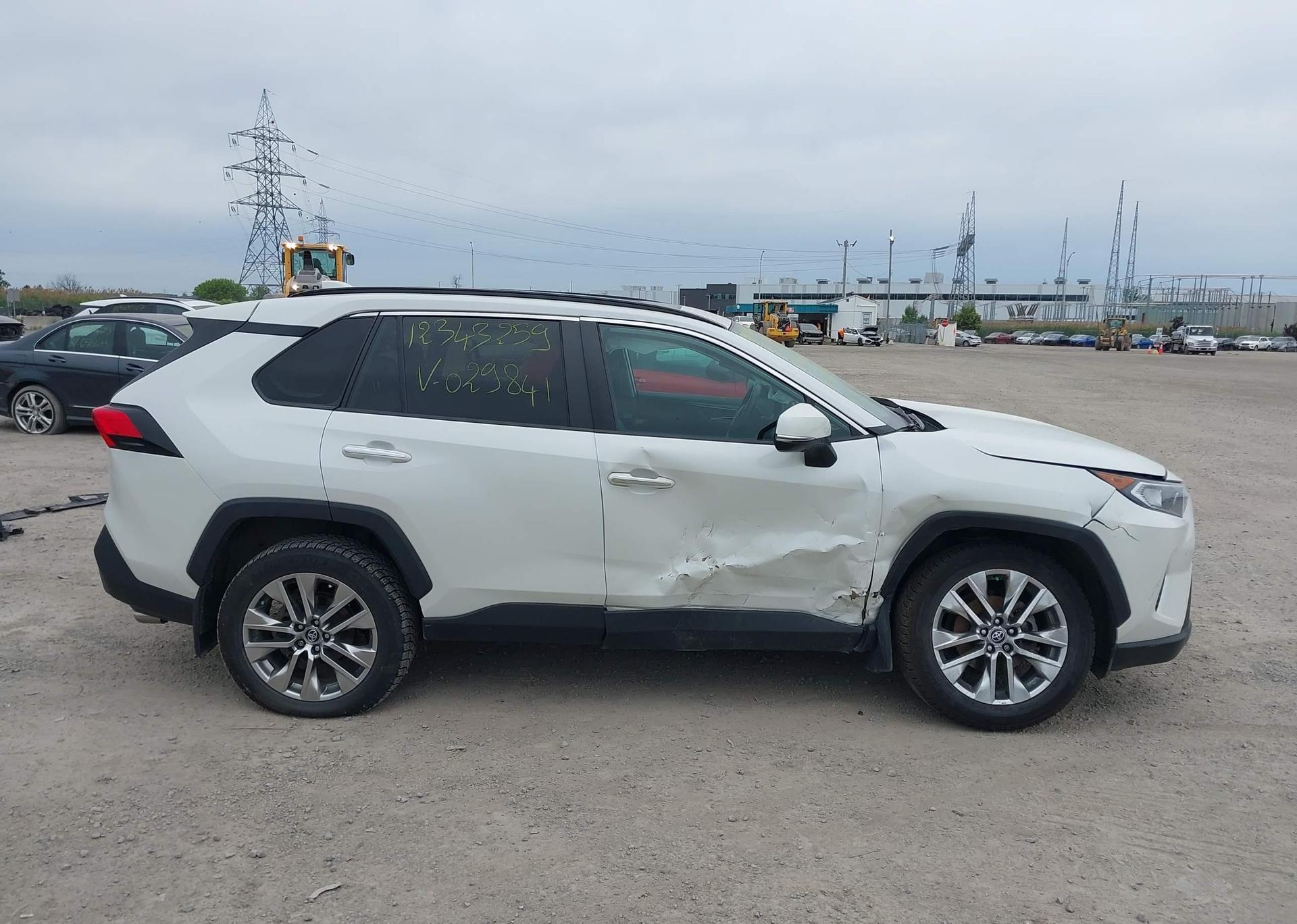 2019 TOYOTA RAV4