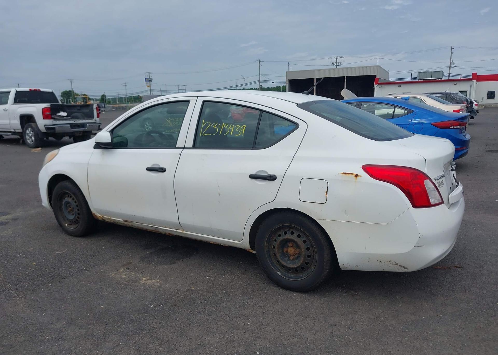 2012 NISSAN VERSA S