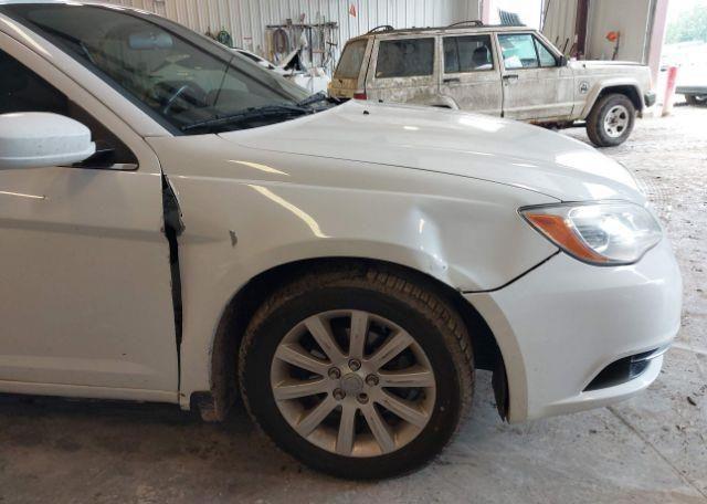2013 CHRYSLER 200 LX