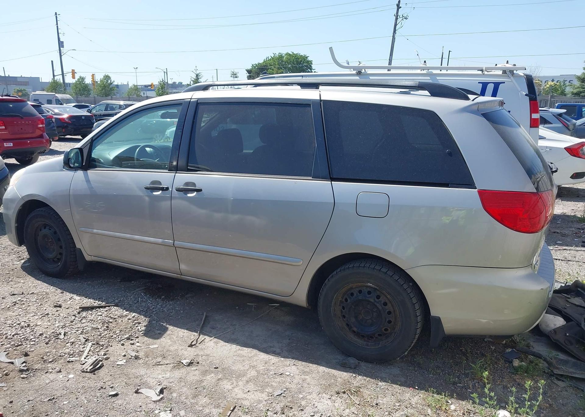 2006 TOYOTA SIENNA CE