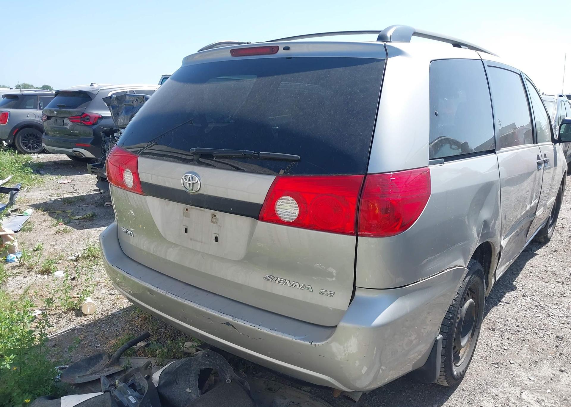 2006 TOYOTA SIENNA CE