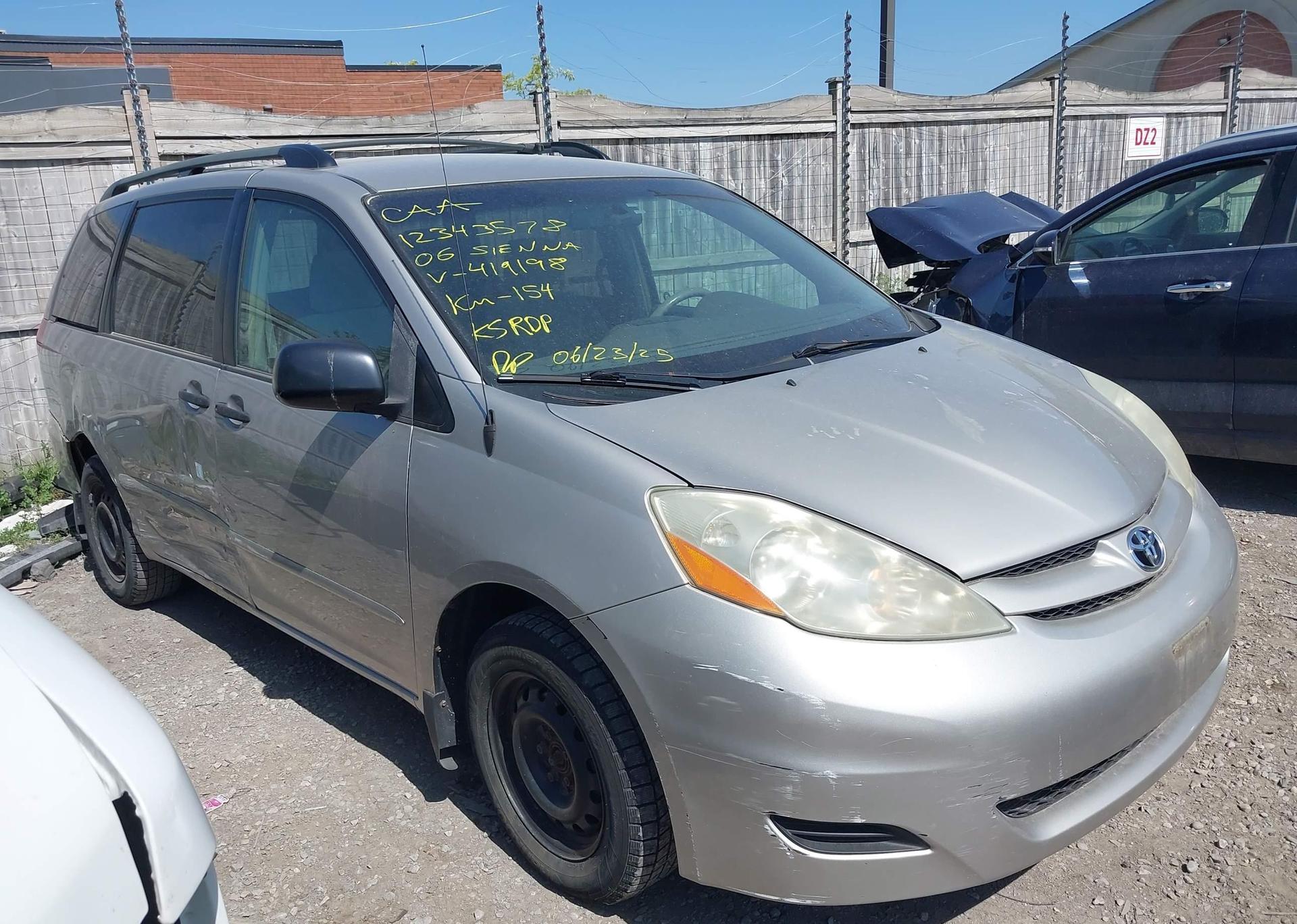 2006 TOYOTA SIENNA CE