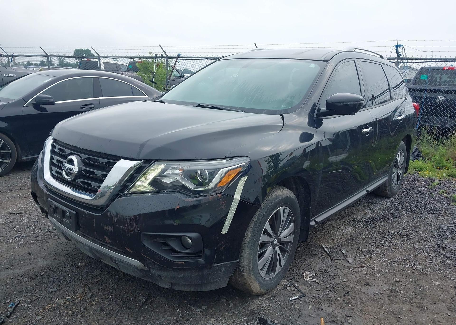 2017 NISSAN PATHFINDER PLATINUM
