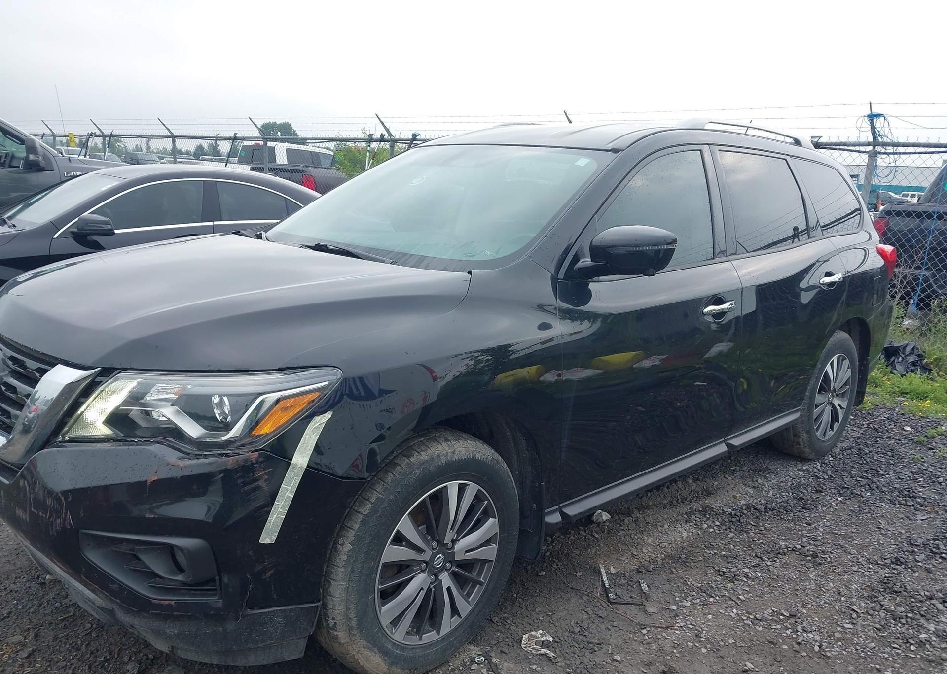 2017 NISSAN PATHFINDER PLATINUM