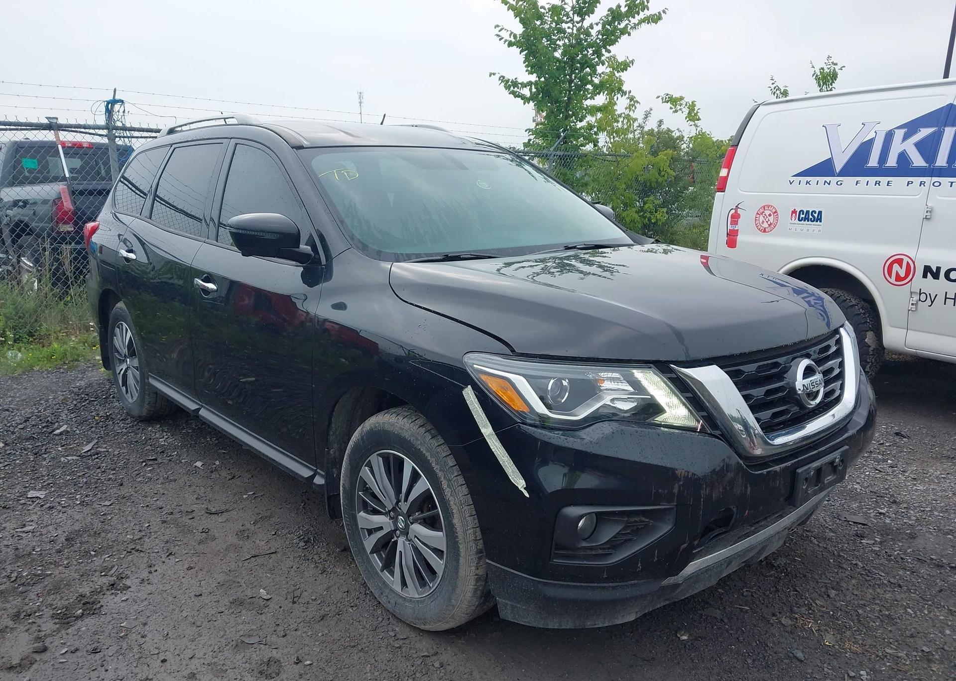 2017 NISSAN PATHFINDER PLATINUM