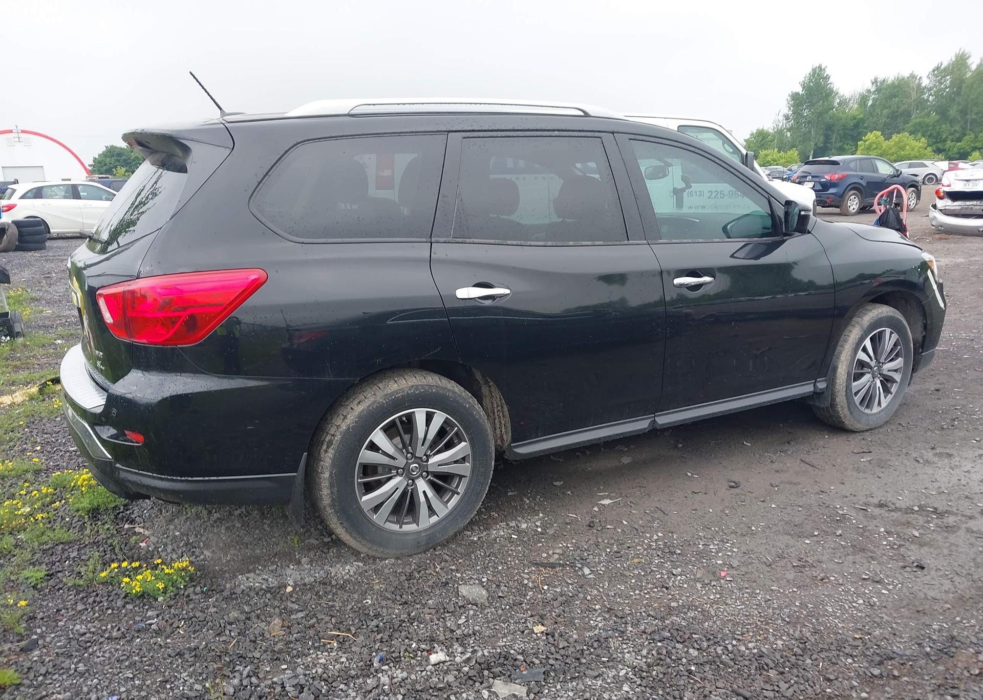 2017 NISSAN PATHFINDER PLATINUM