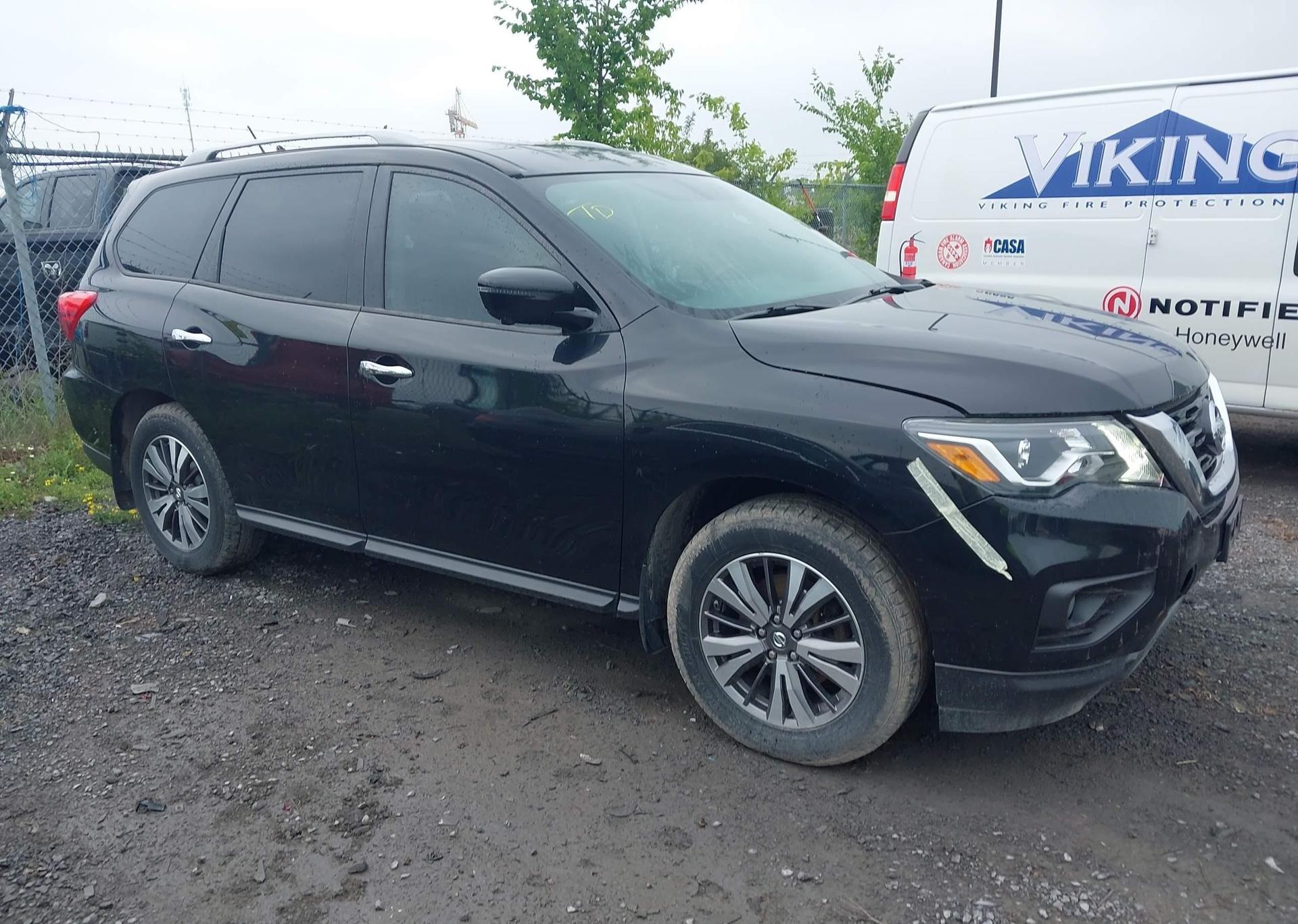 2017 NISSAN PATHFINDER PLATINUM