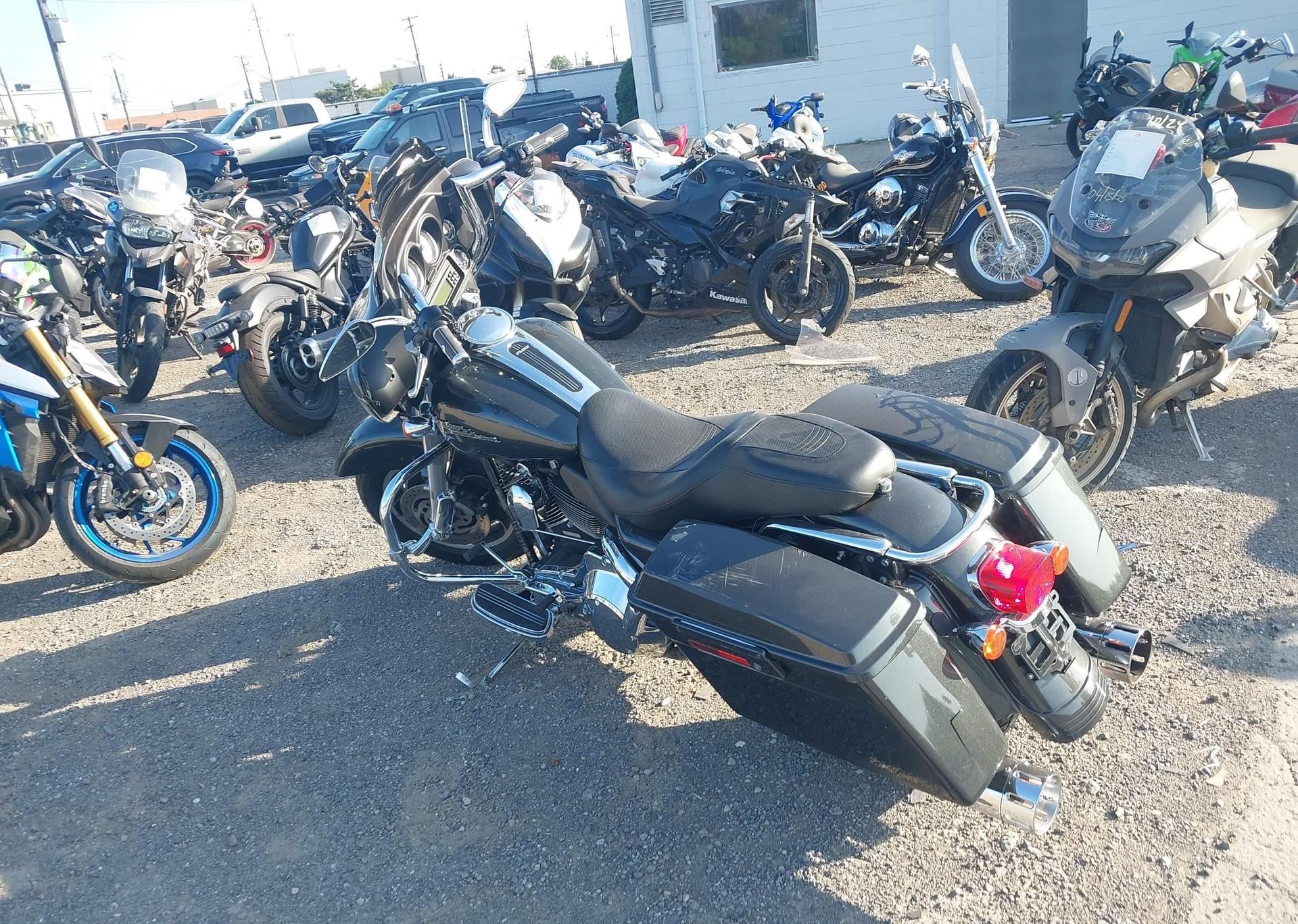 2006 HARLEY-DAVIDSON FLHXI