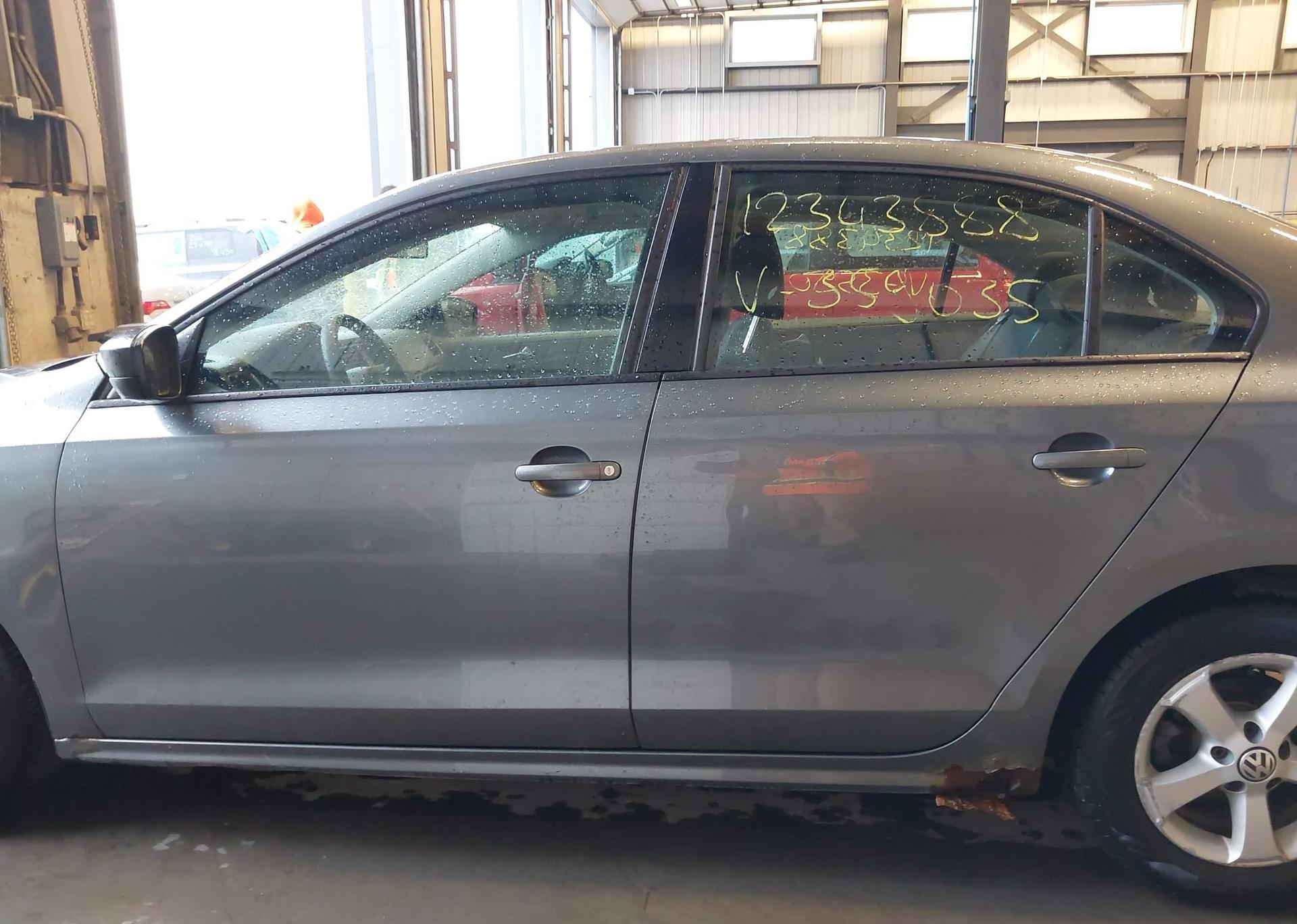 2013 VOLKSWAGEN JETTA S