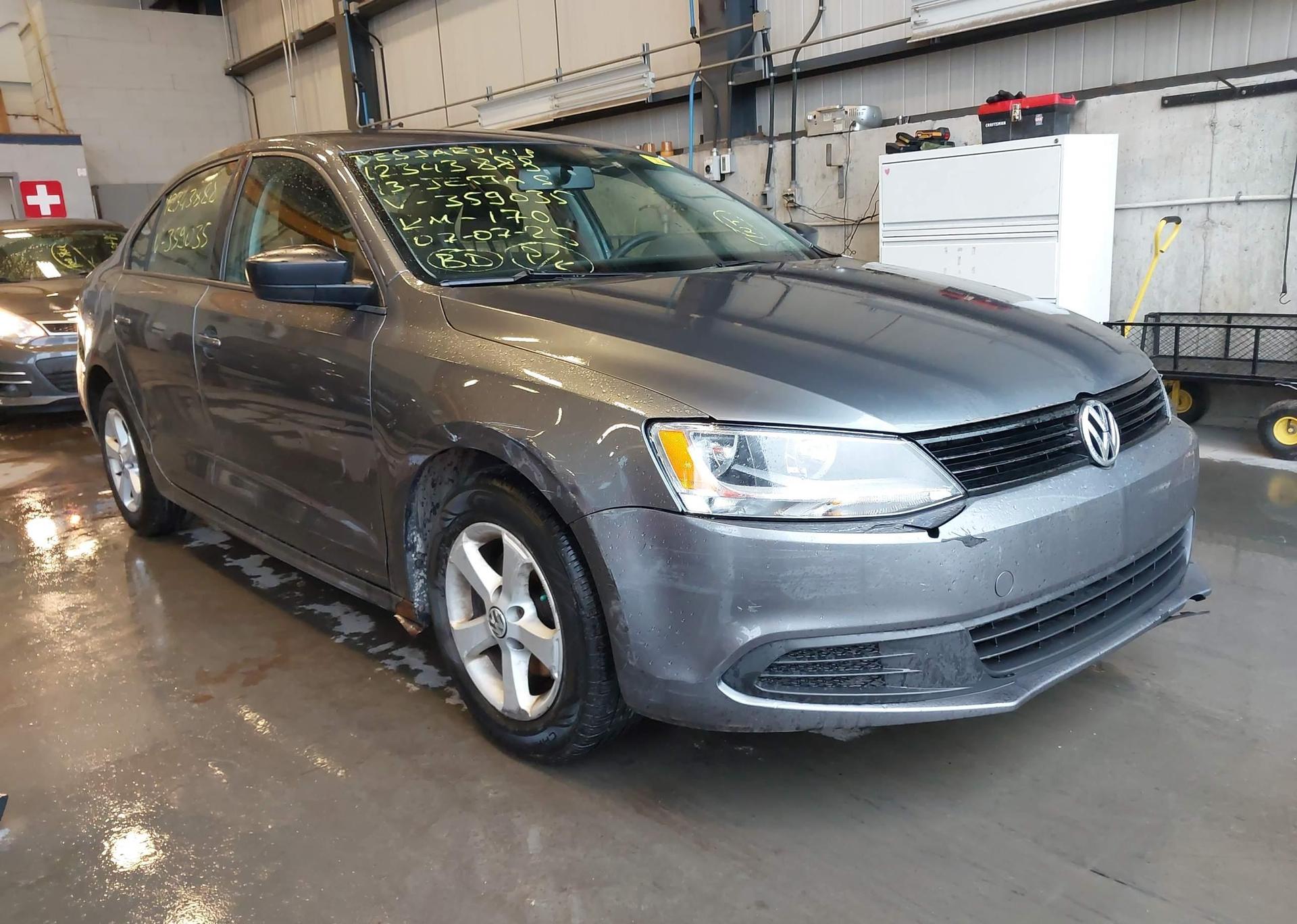 2013 VOLKSWAGEN JETTA S