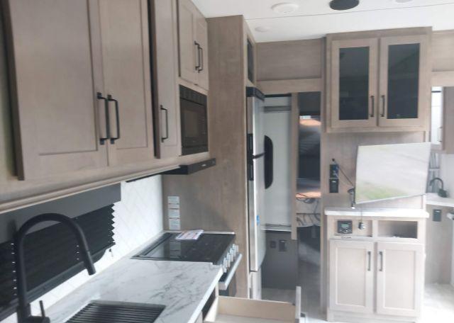 2024 GRAND DESIGN MOMENTUM 21G