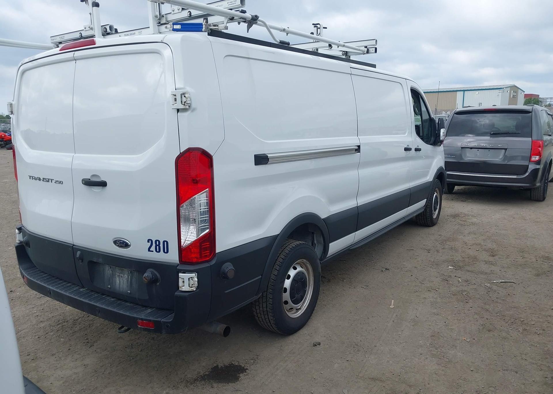 2021 FORD transit t-250
