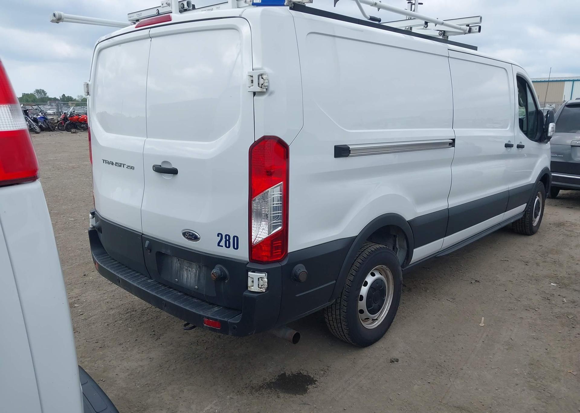 2021 FORD transit t-250