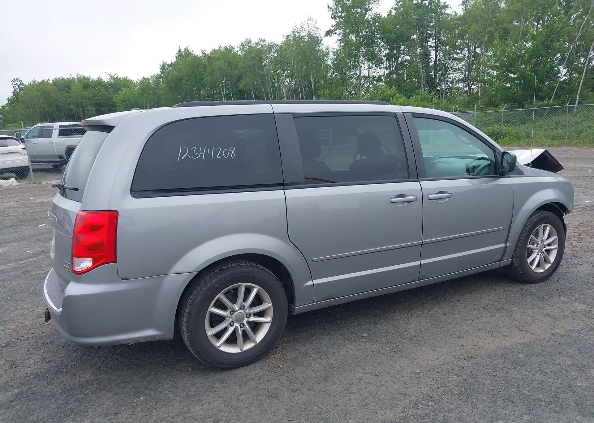 2016 DODGE GRAND CARAVAN SE