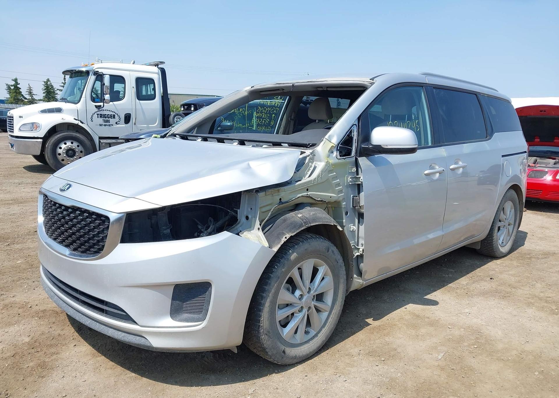 2018 KIA SEDONA LX