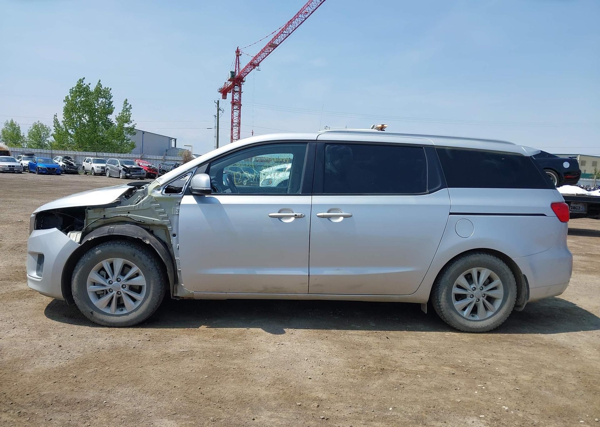 2018 KIA SEDONA LX