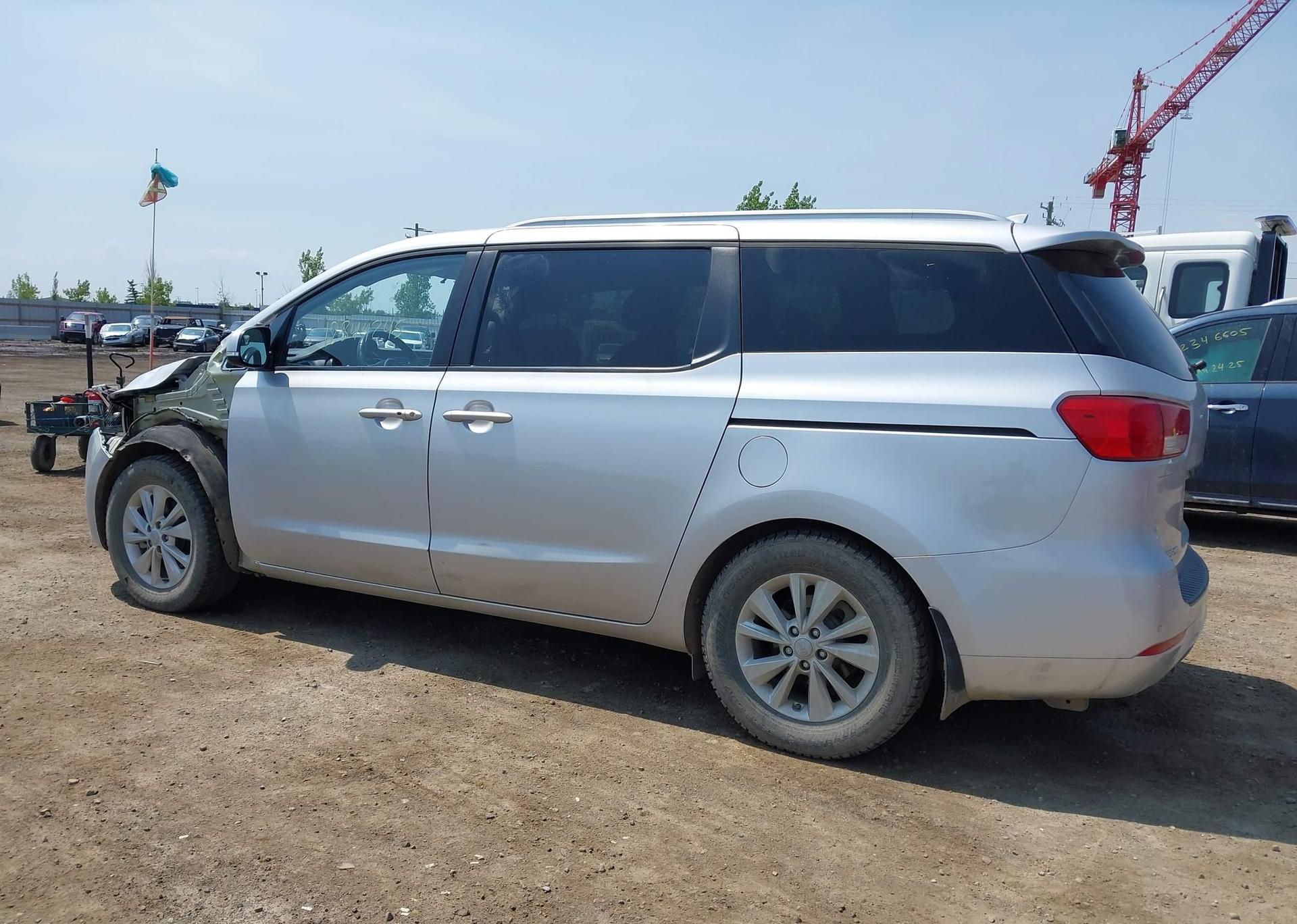 2018 KIA SEDONA LX