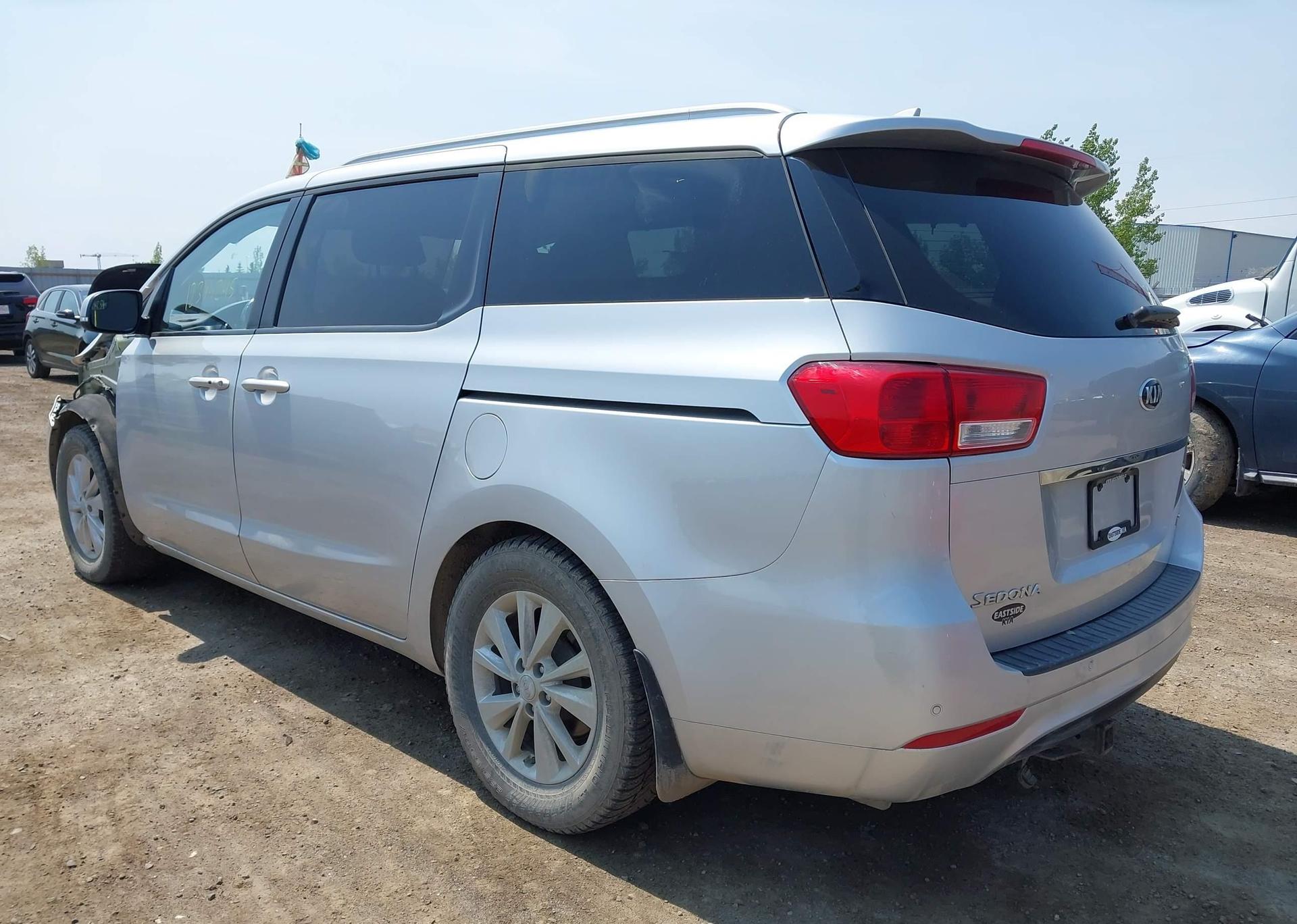 2018 KIA SEDONA LX