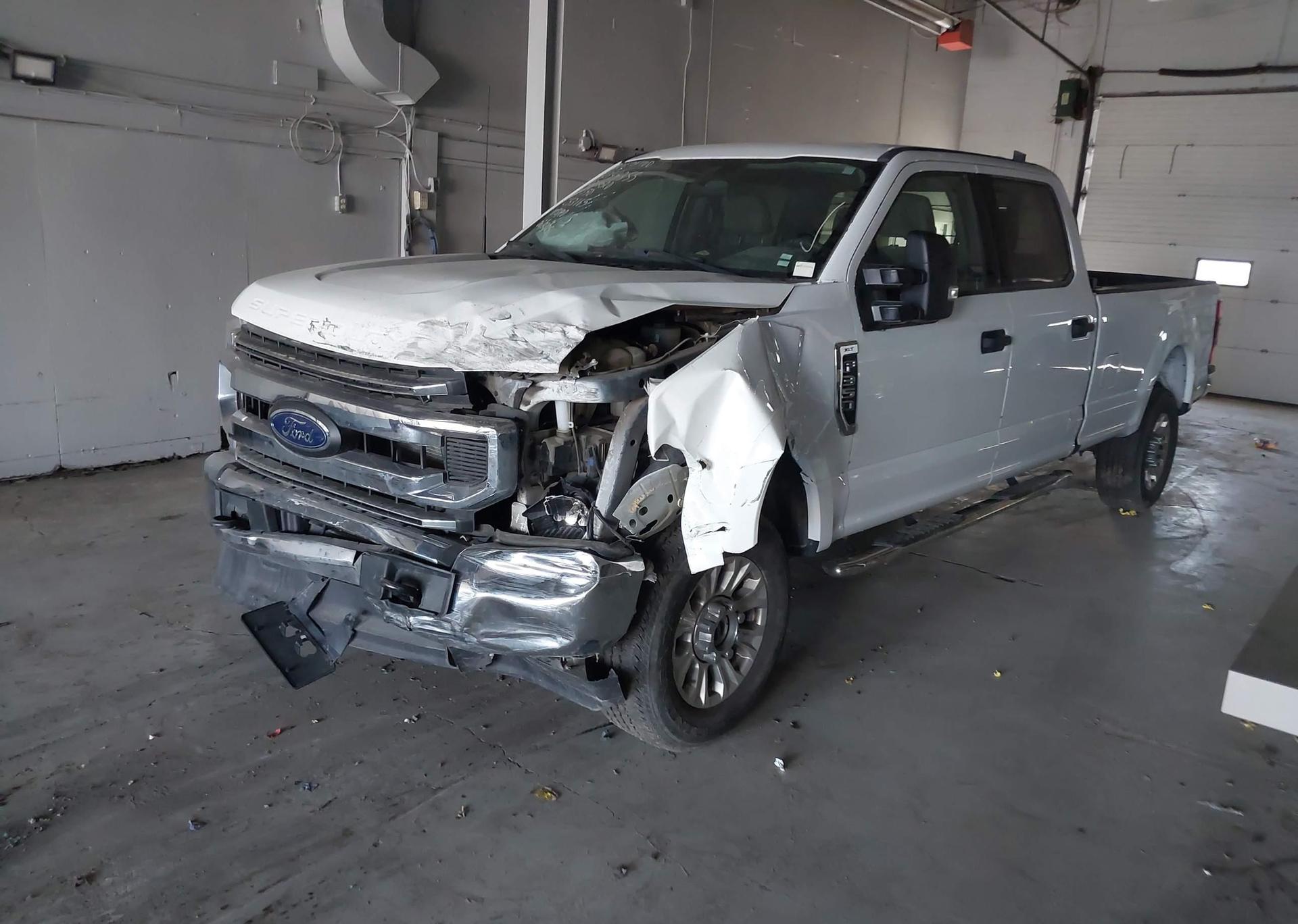 2022 FORD F-350 XLT