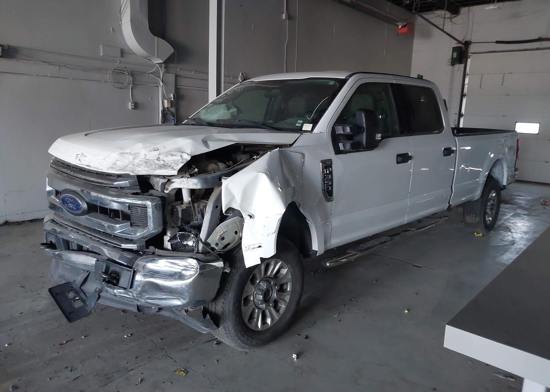 2022 FORD F-350 XLT