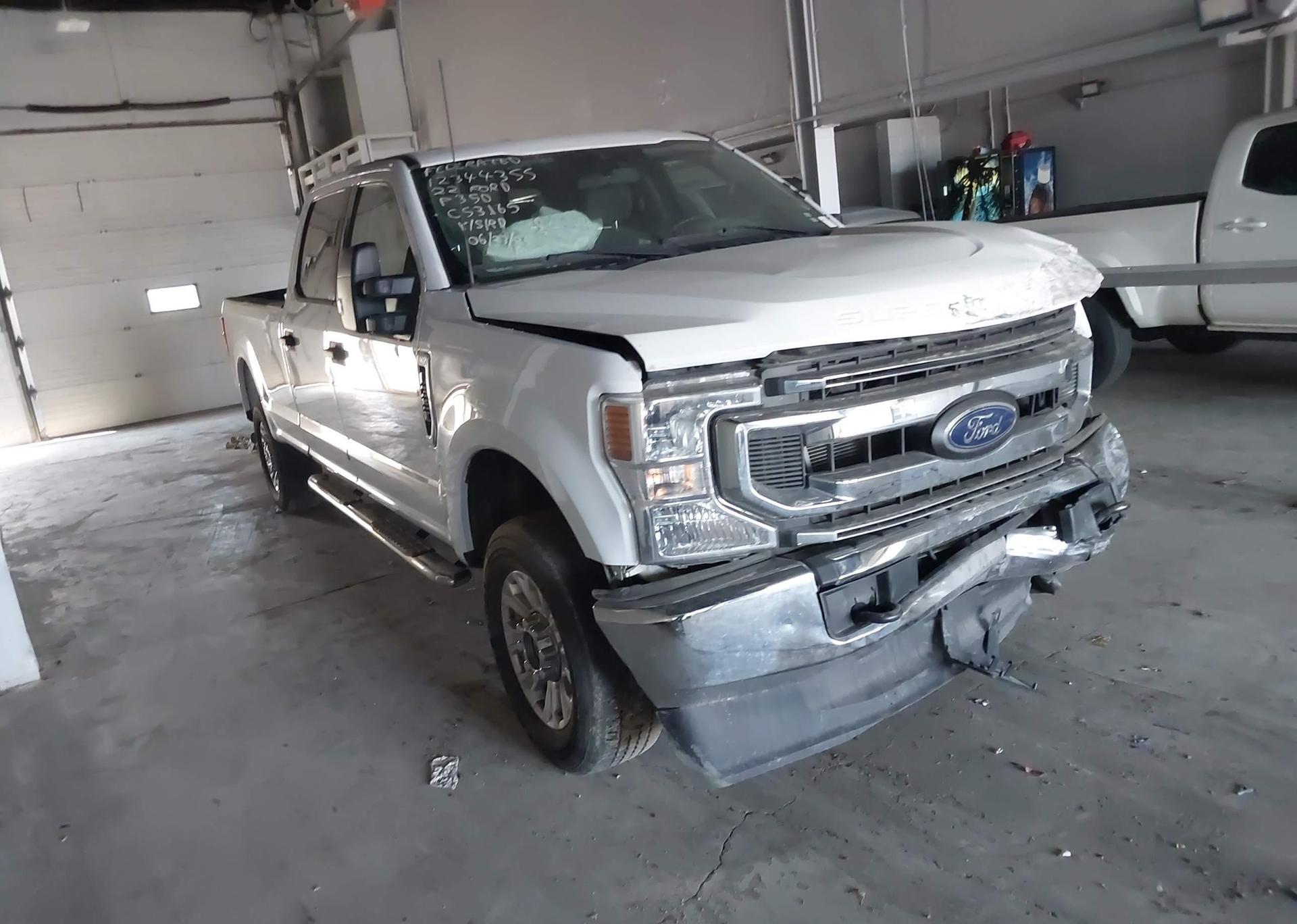 2022 FORD F-350 XLT