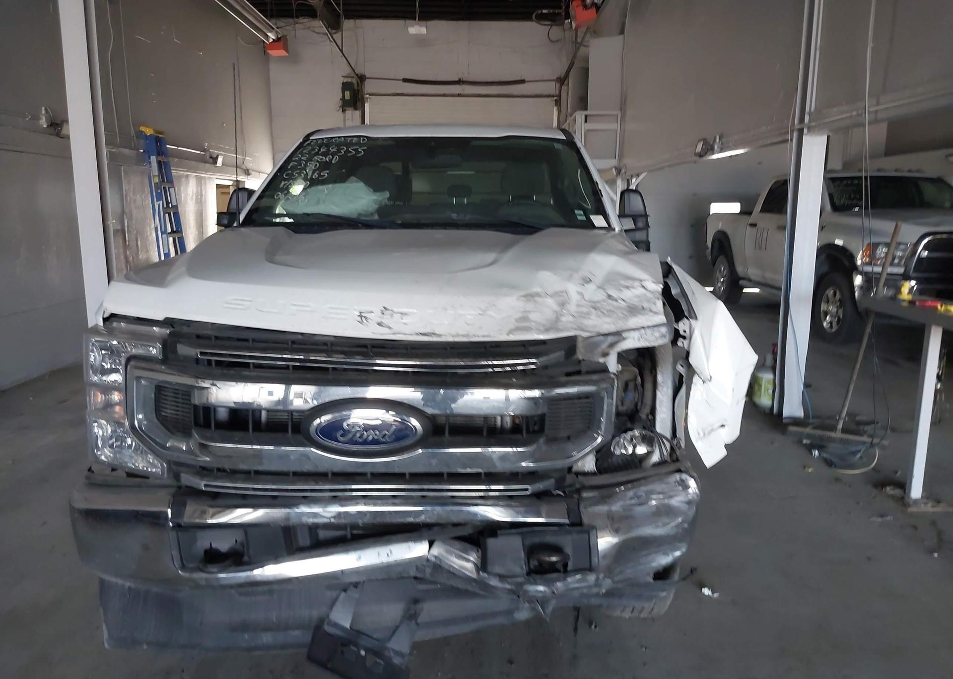 2022 FORD F-350 XLT