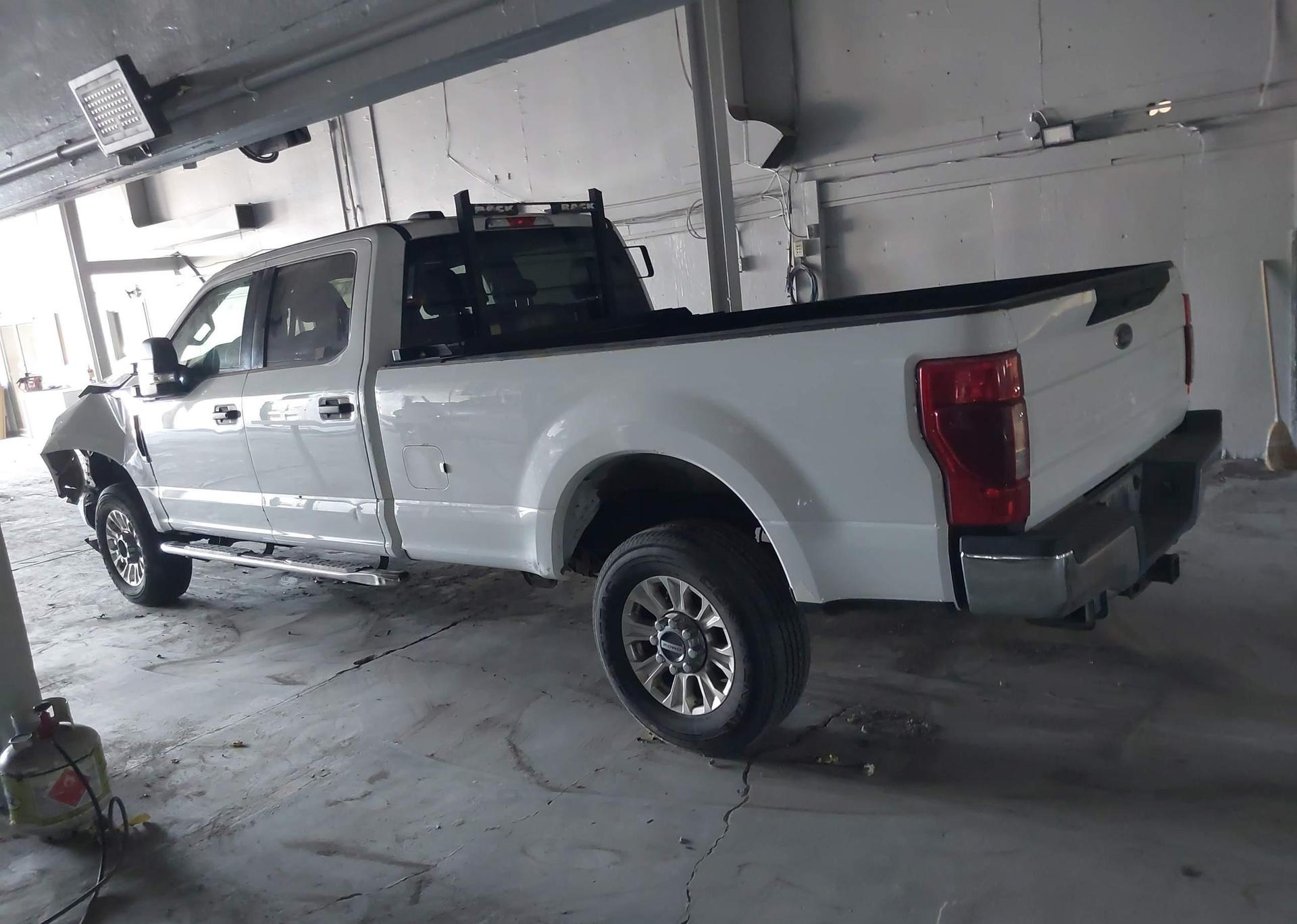 2022 FORD F-350 XLT