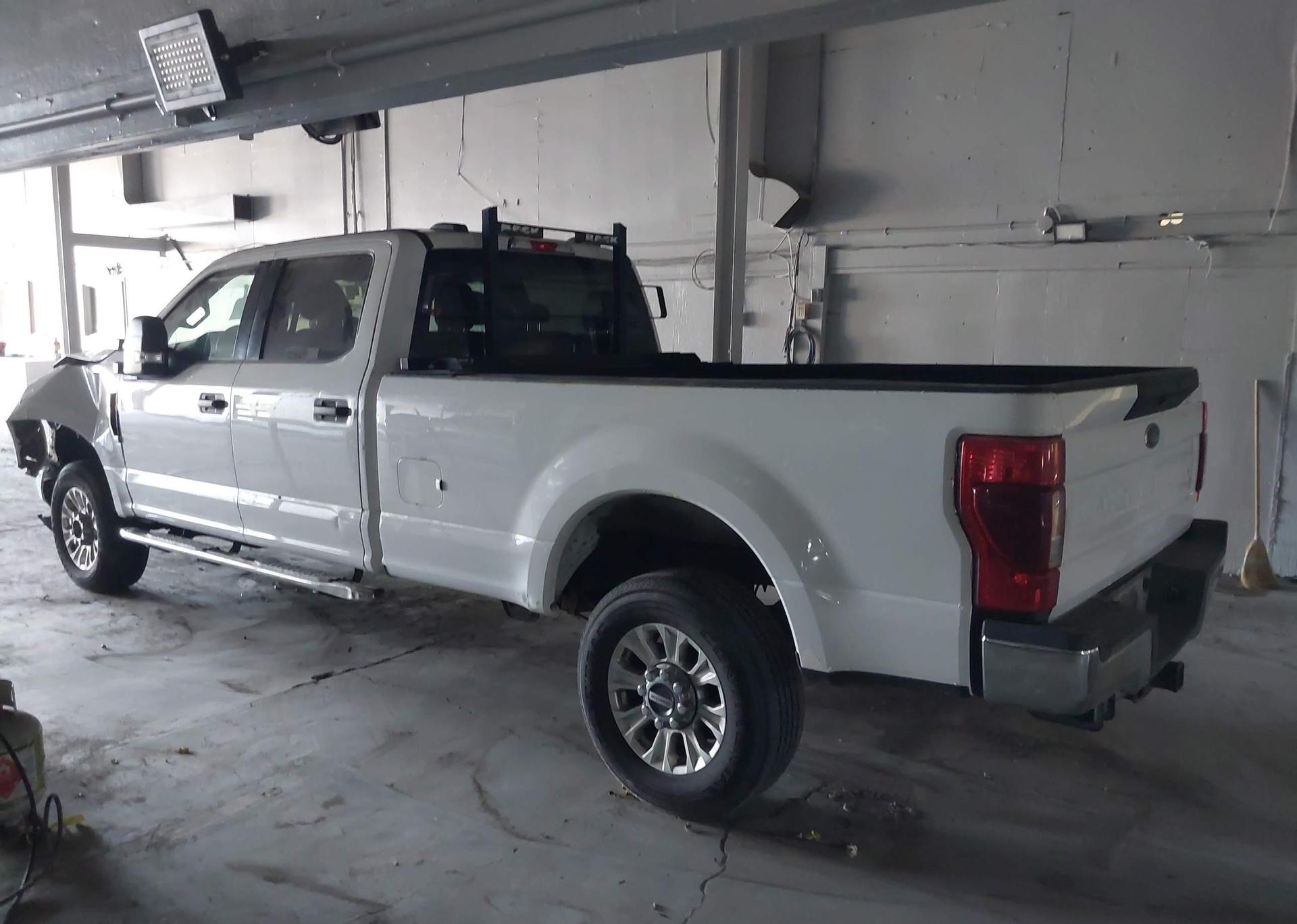 2022 FORD F-350 XLT