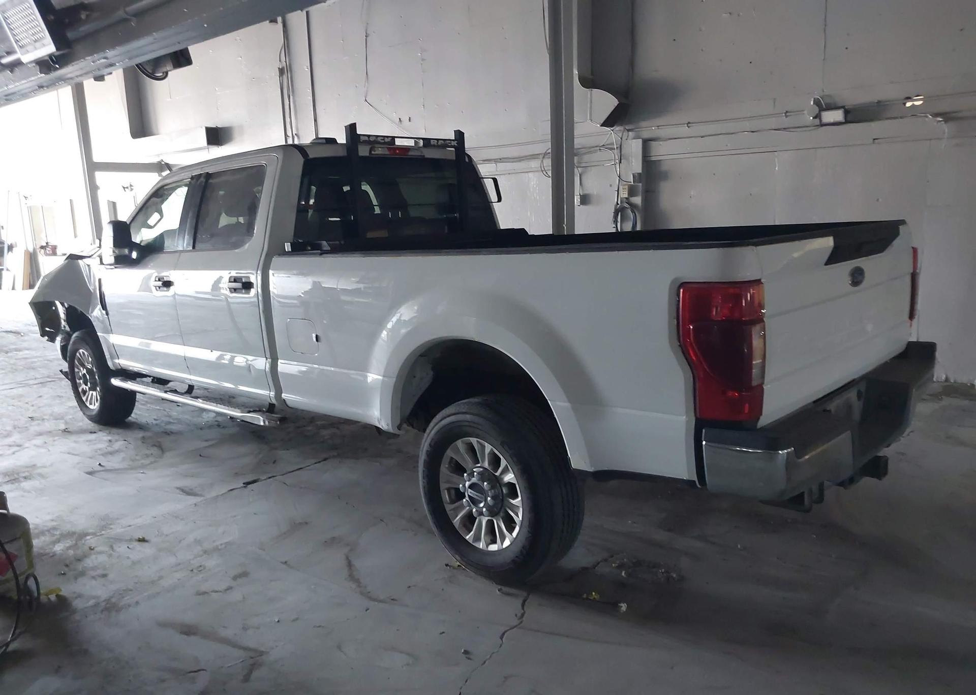 2022 FORD F-350 XLT