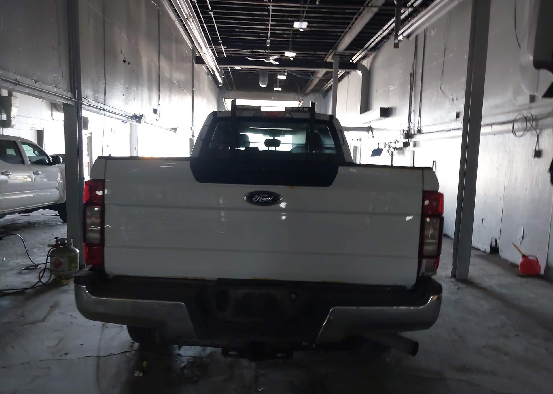 2022 FORD F-350 XLT