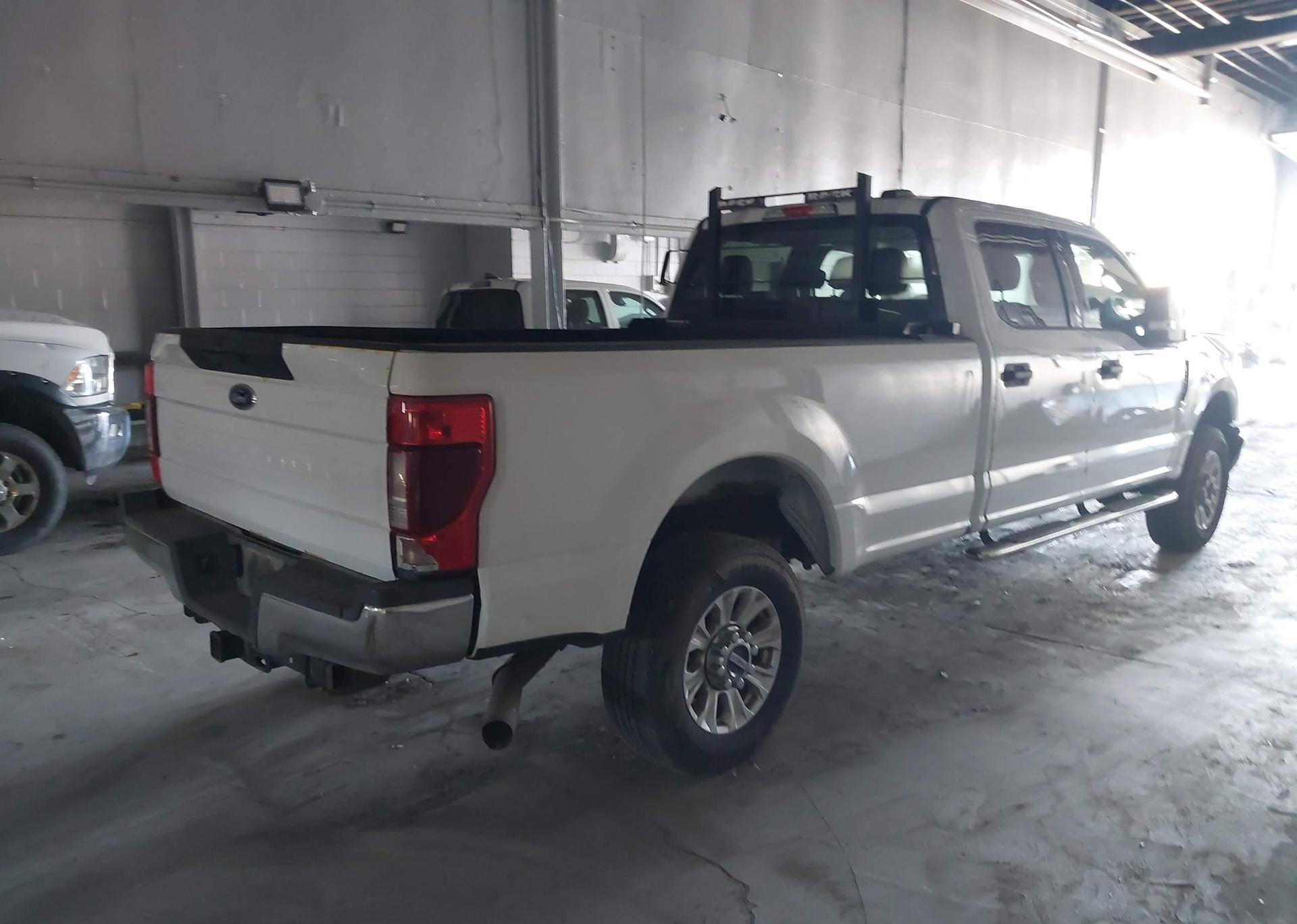 2022 FORD F-350 XLT