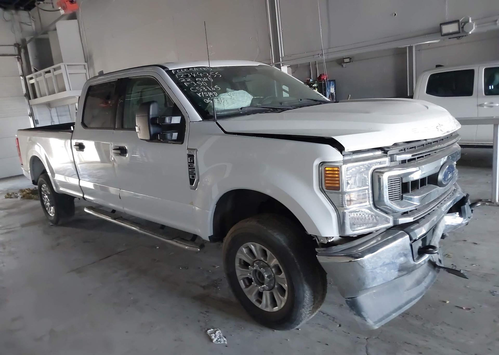 2022 FORD F-350 XLT