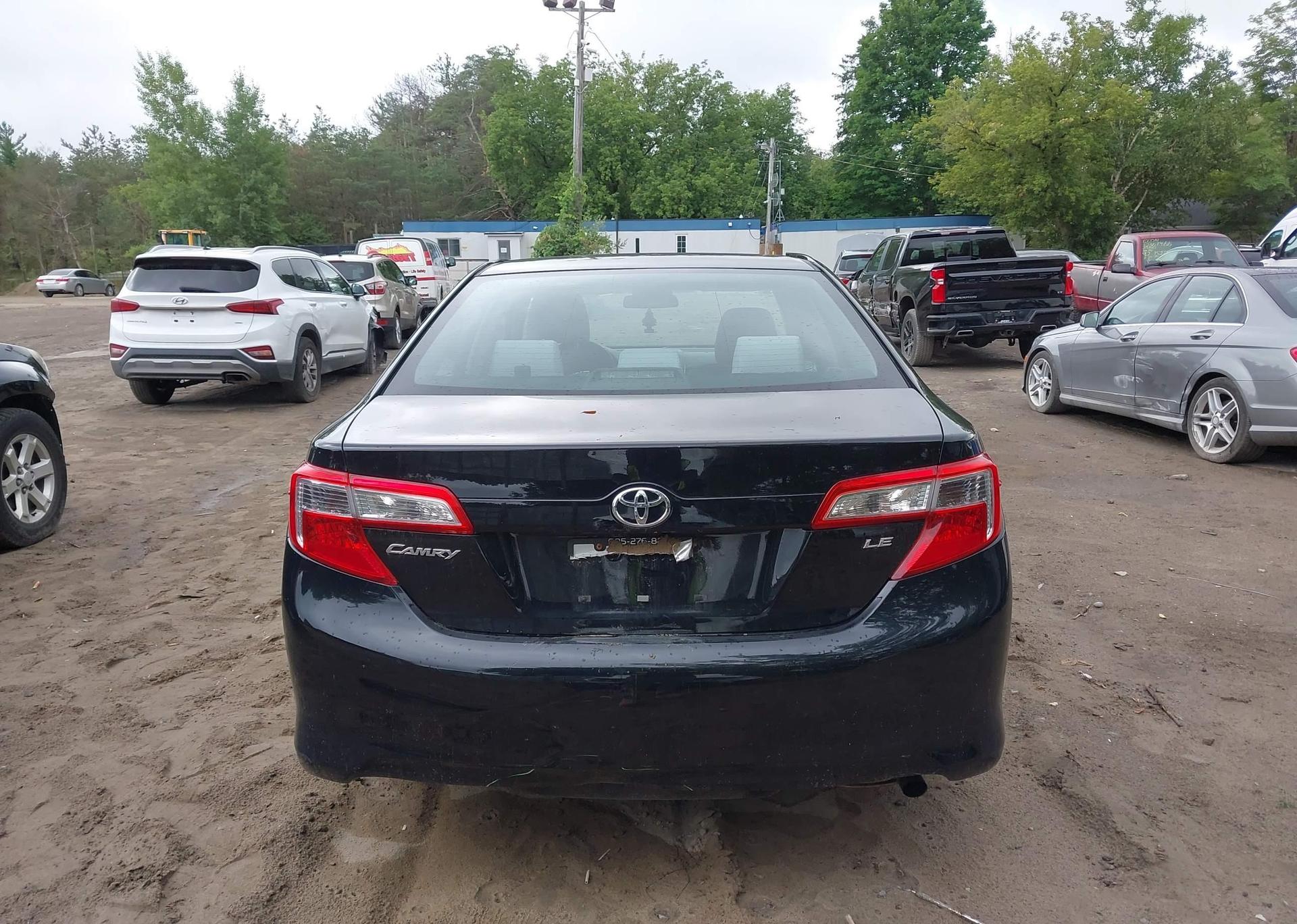 2012 TOYOTA CAMRY SE
