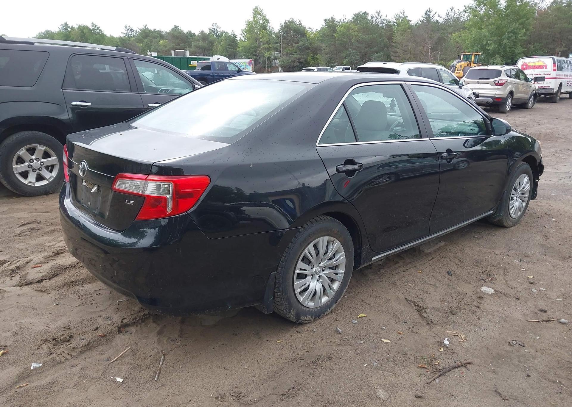 2012 TOYOTA CAMRY SE
