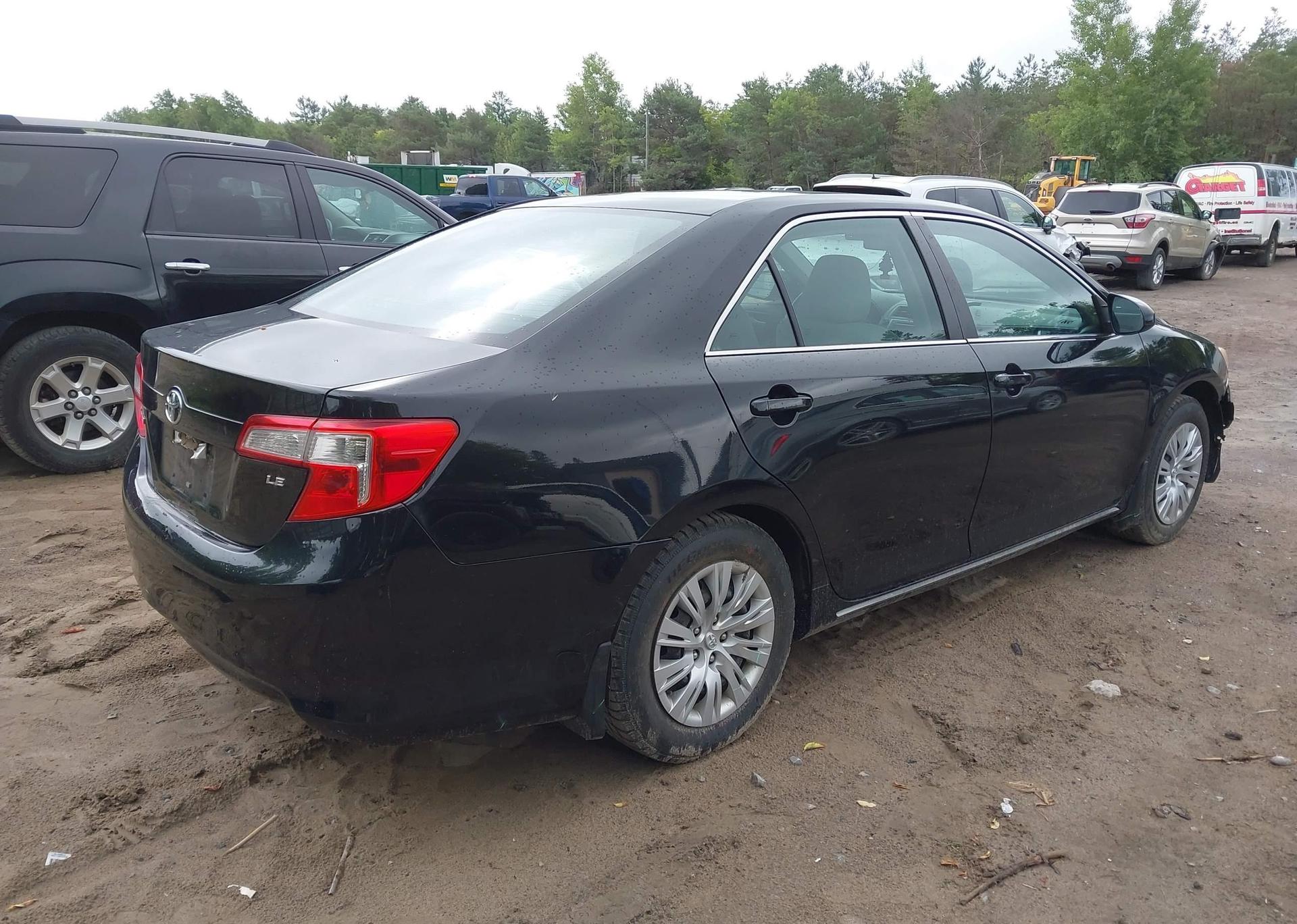2012 TOYOTA CAMRY SE