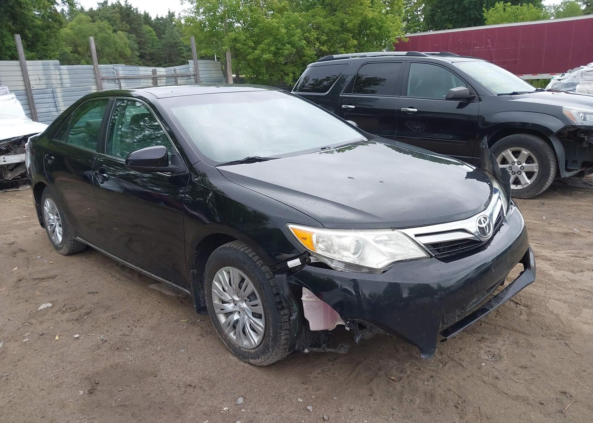 2012 TOYOTA CAMRY SE