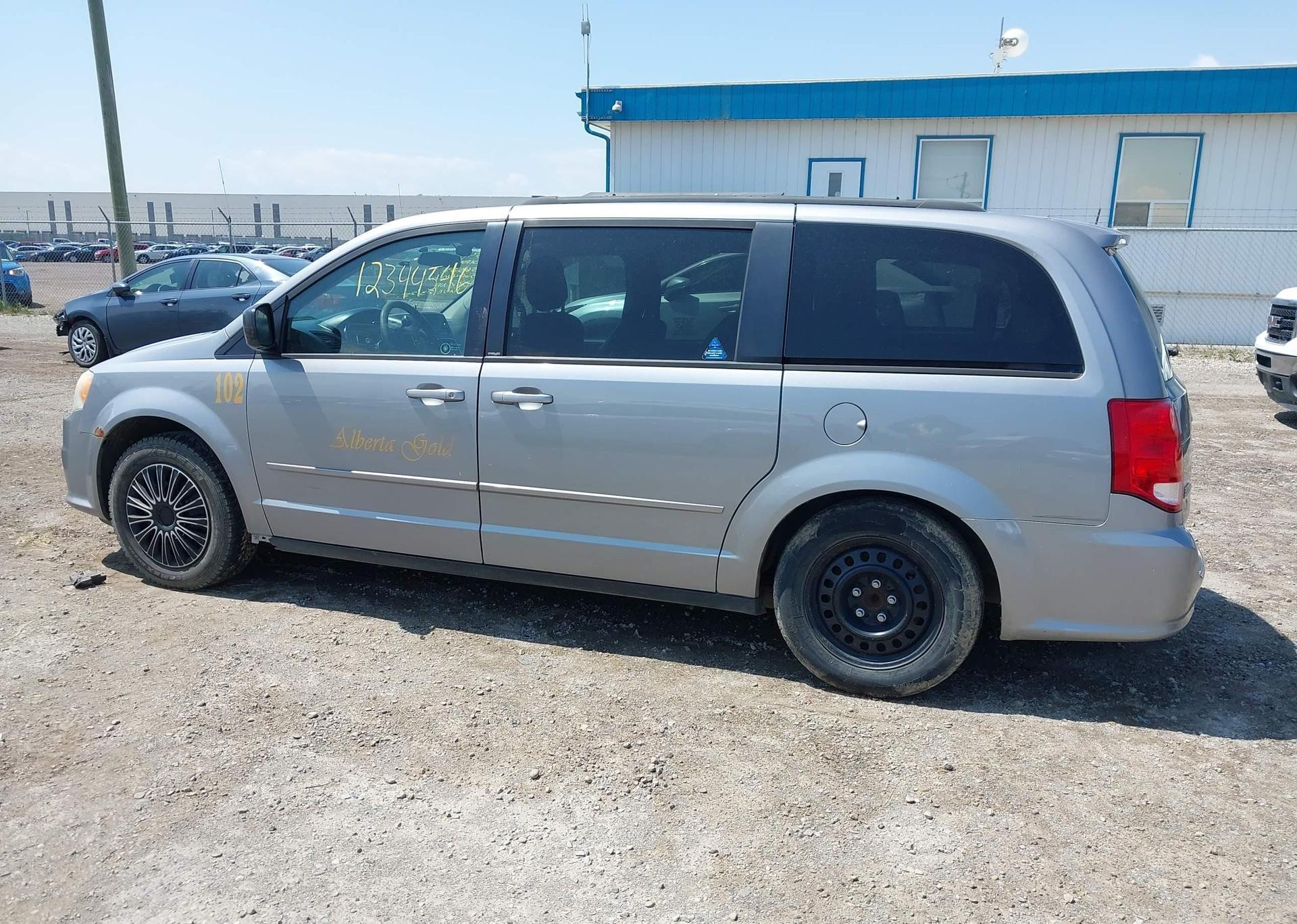 2013 DODGE GRAND CARAVAN SE