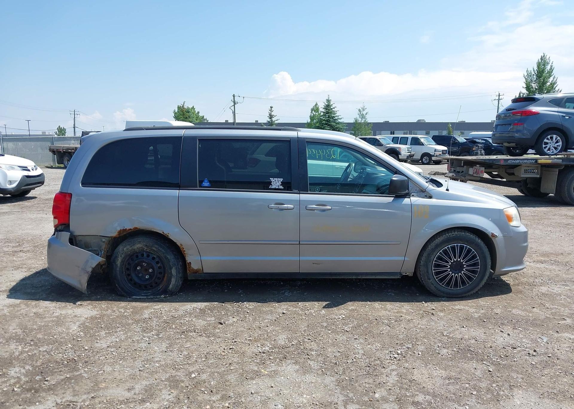 2013 DODGE GRAND CARAVAN SE