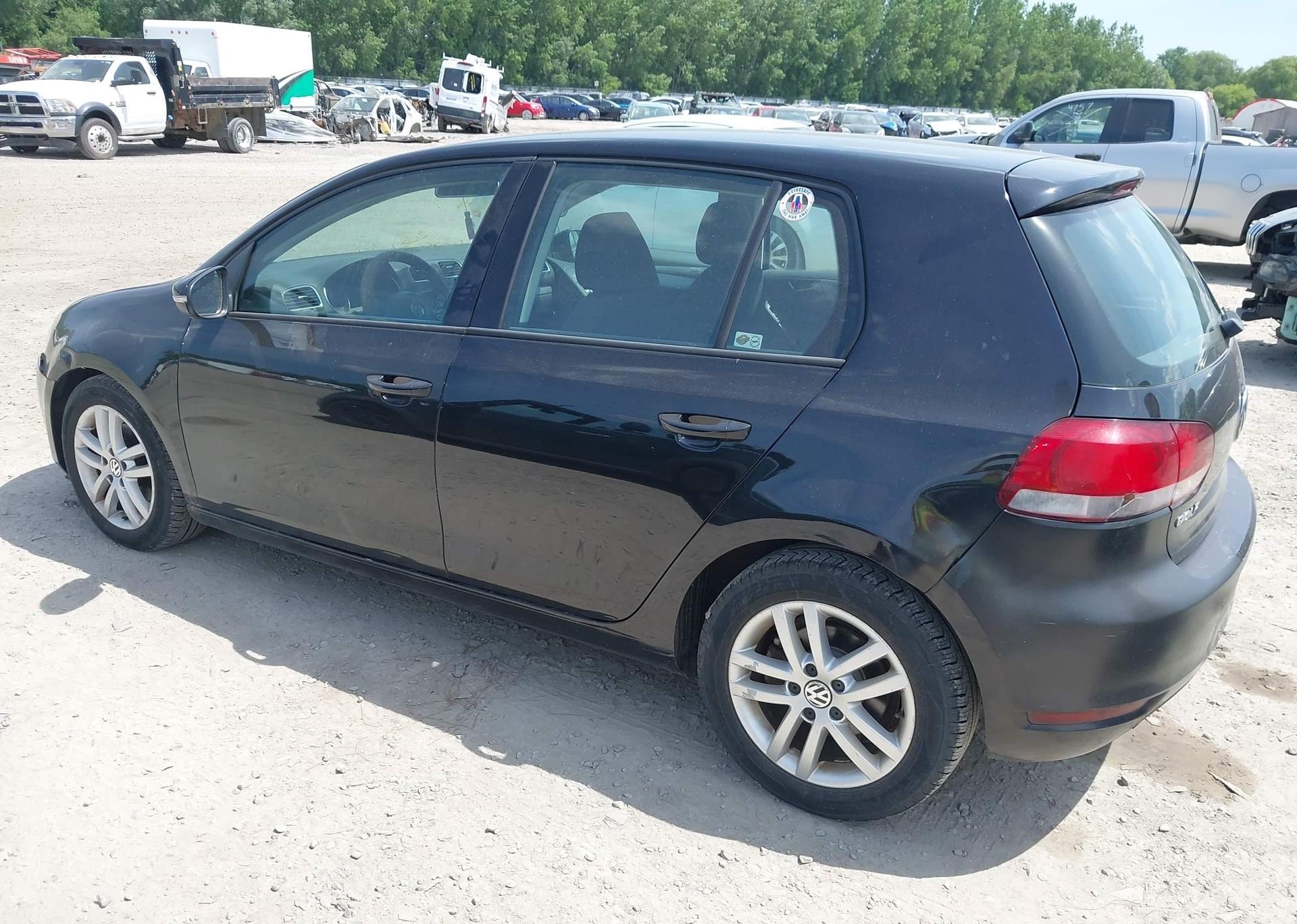 2011 VOLKSWAGEN GOLF