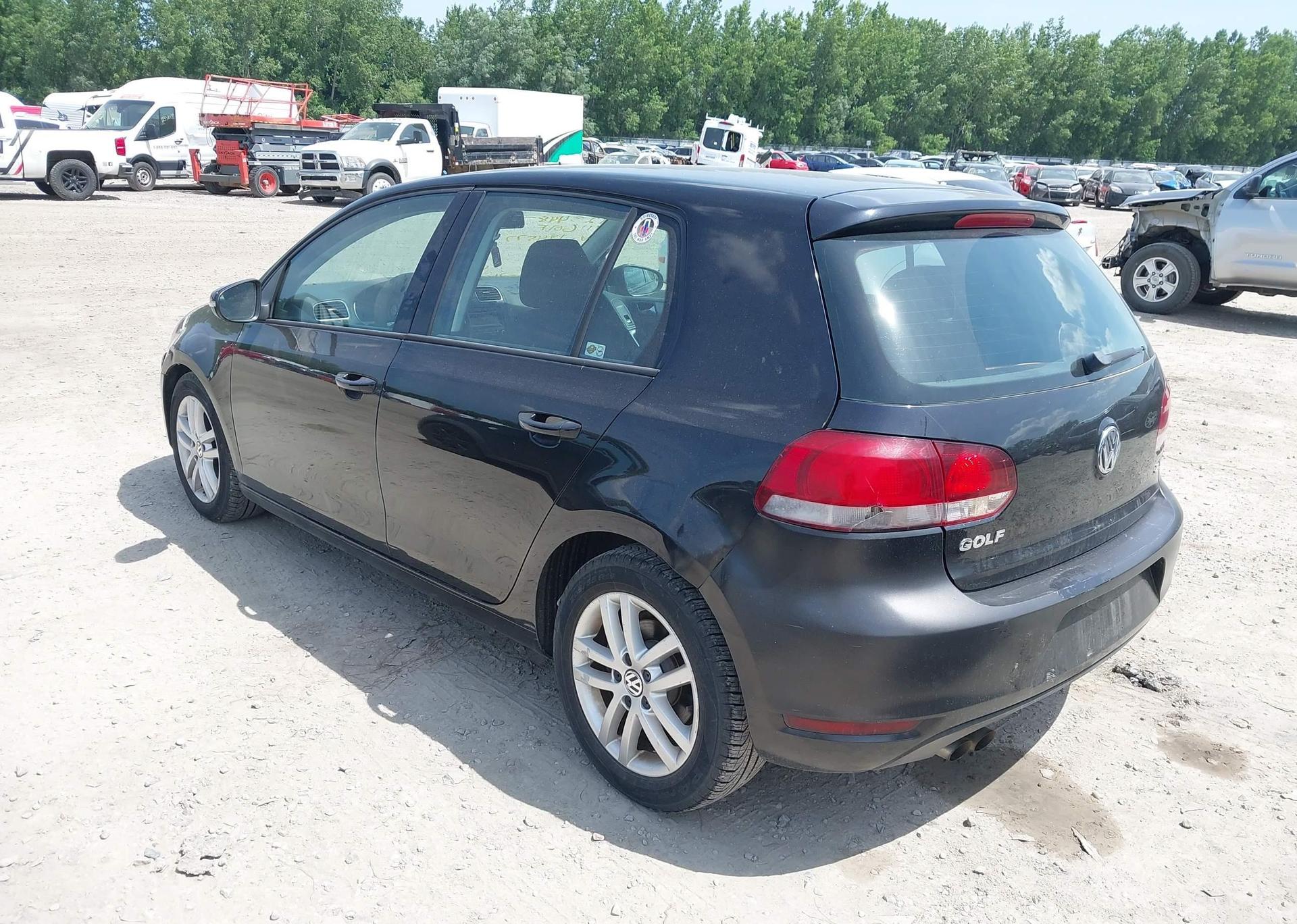 2011 VOLKSWAGEN GOLF
