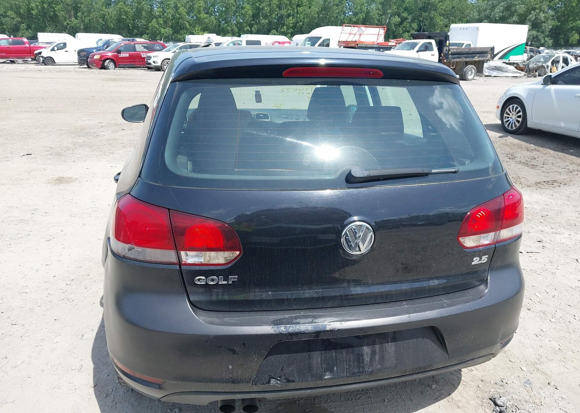 2011 VOLKSWAGEN GOLF