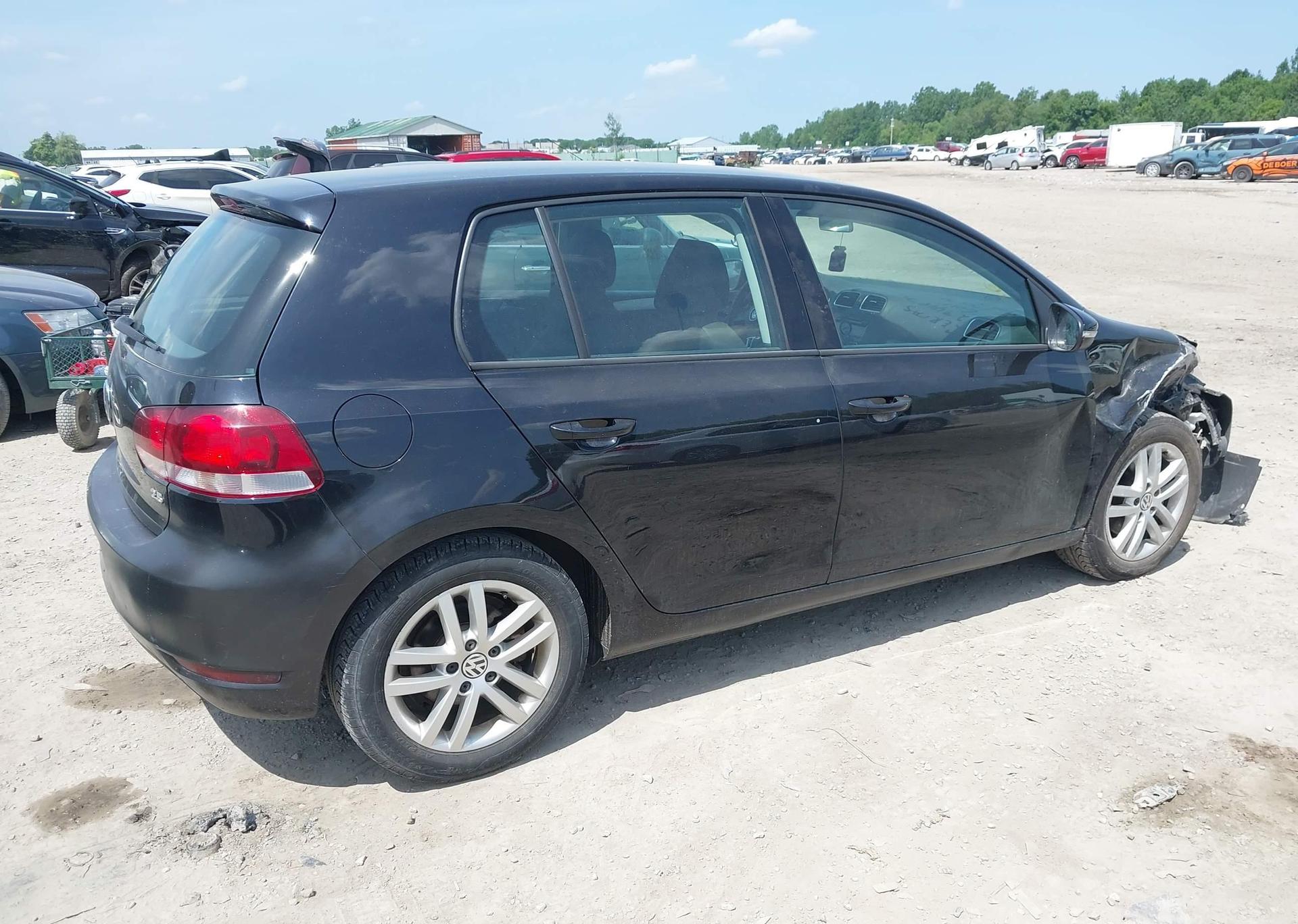 2011 VOLKSWAGEN GOLF