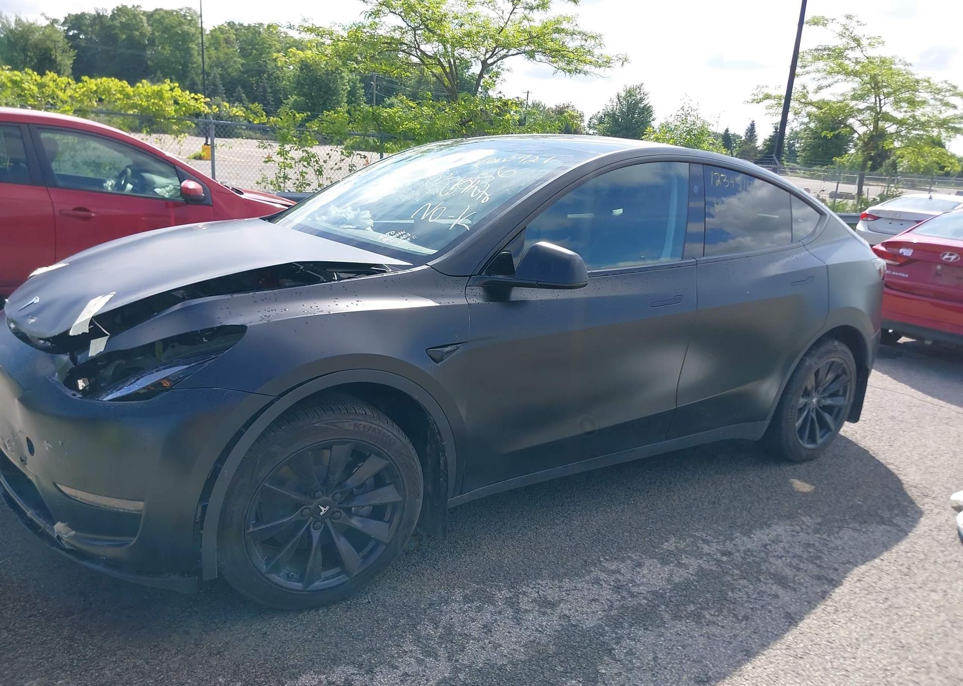 2024 TESLA MODEL Y LONG RANGE