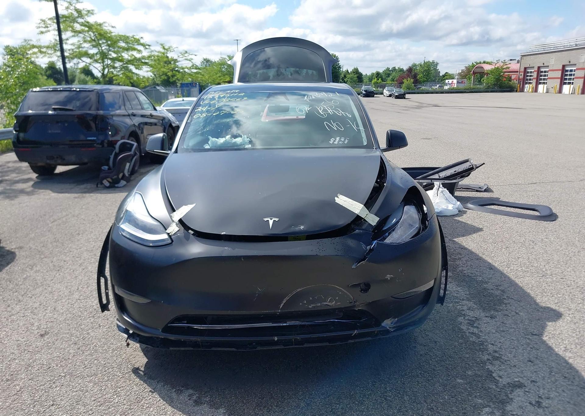 2024 TESLA MODEL Y LONG RANGE