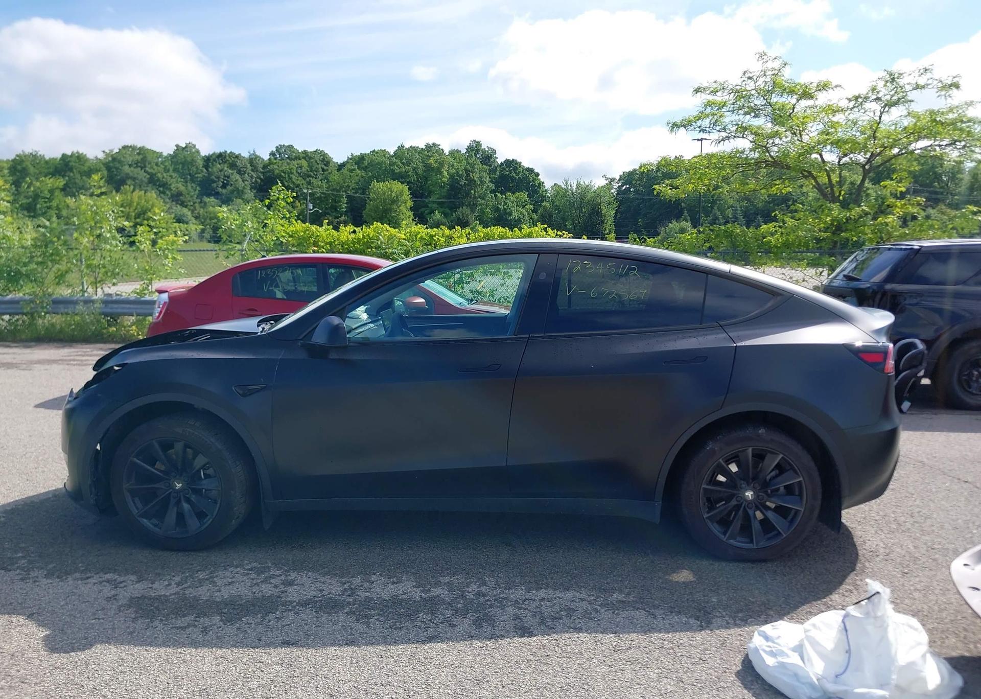 2024 TESLA MODEL Y LONG RANGE