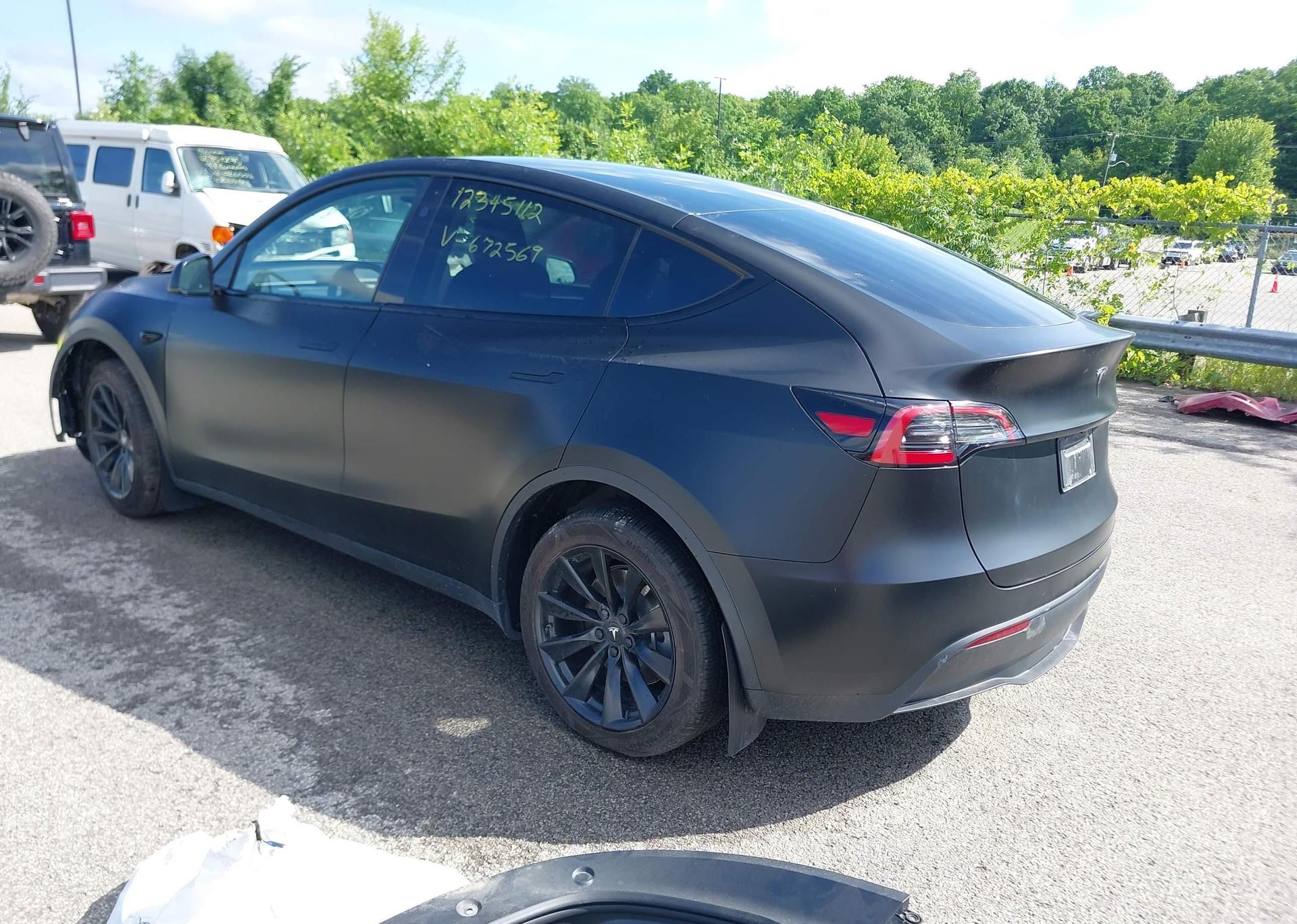 2024 TESLA MODEL Y LONG RANGE