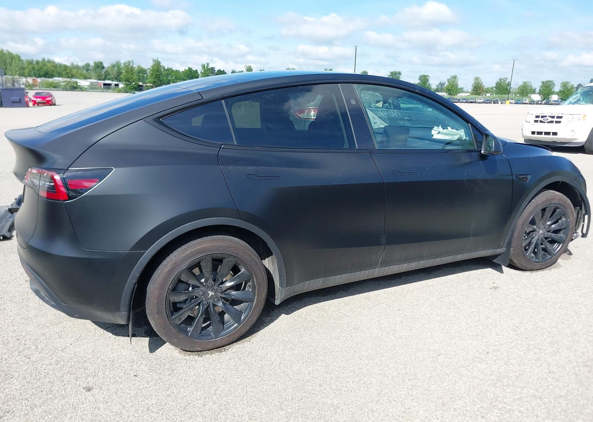 2024 TESLA MODEL Y LONG RANGE