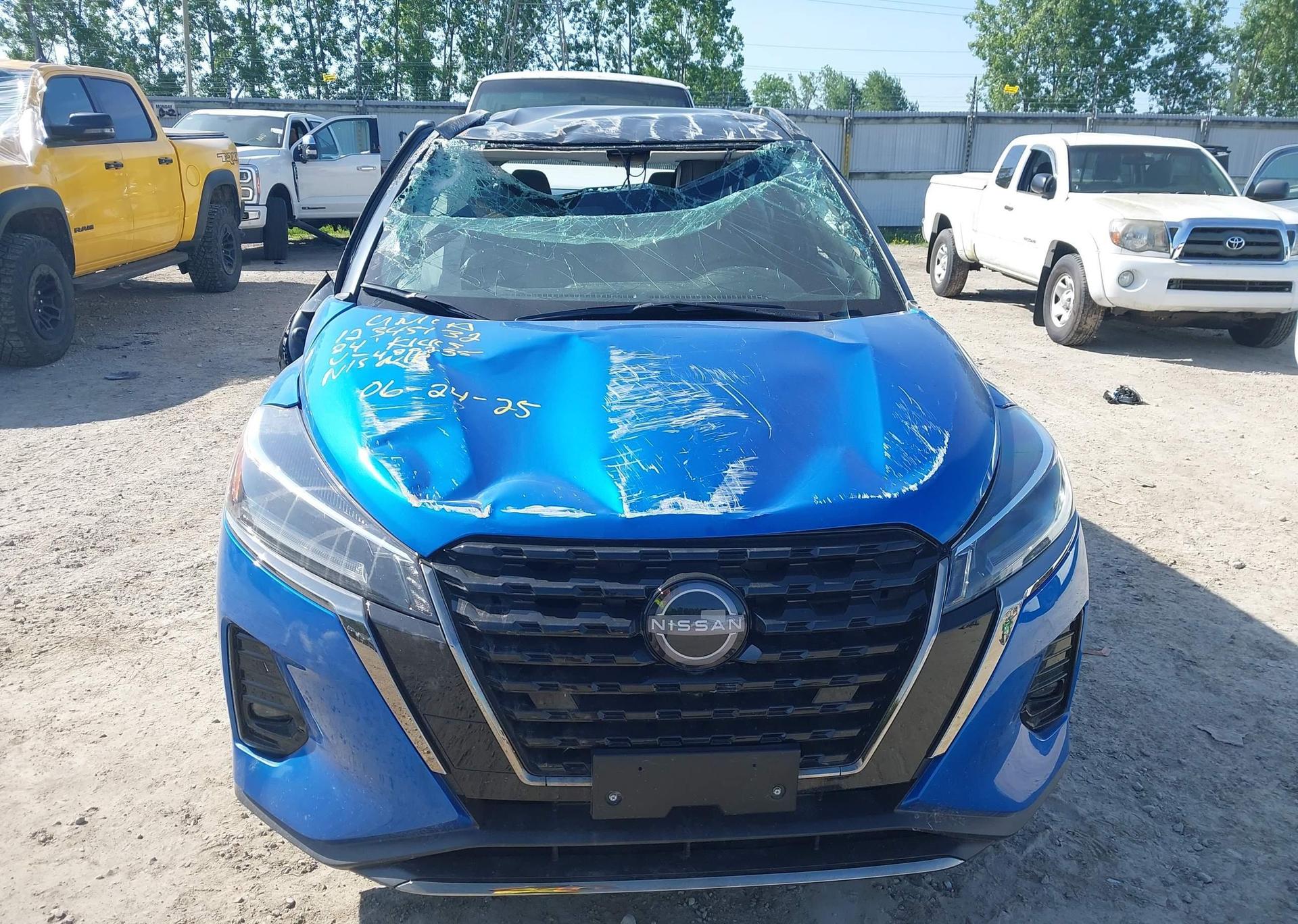 2024 NISSAN KICKS SR