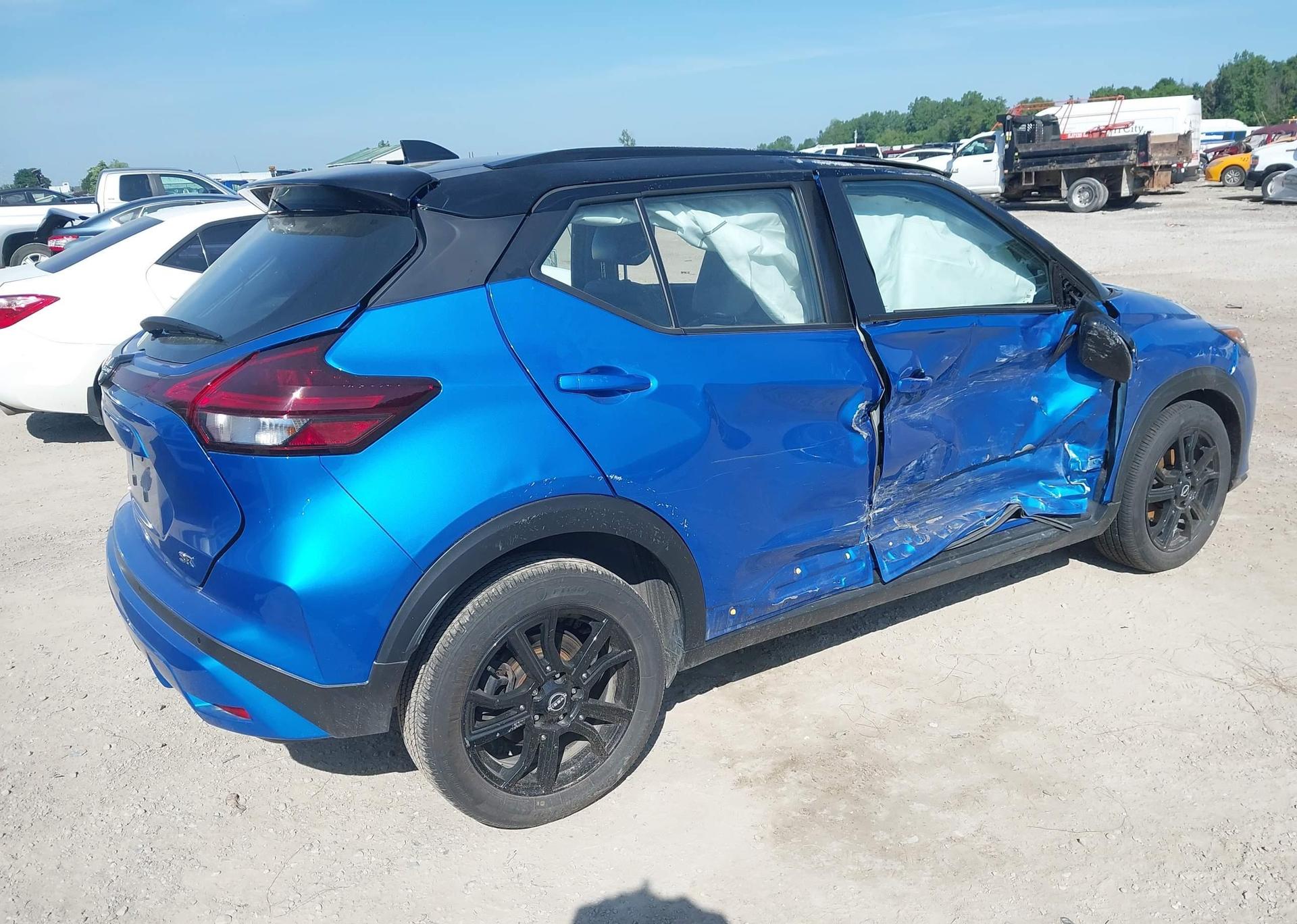 2024 NISSAN KICKS SR