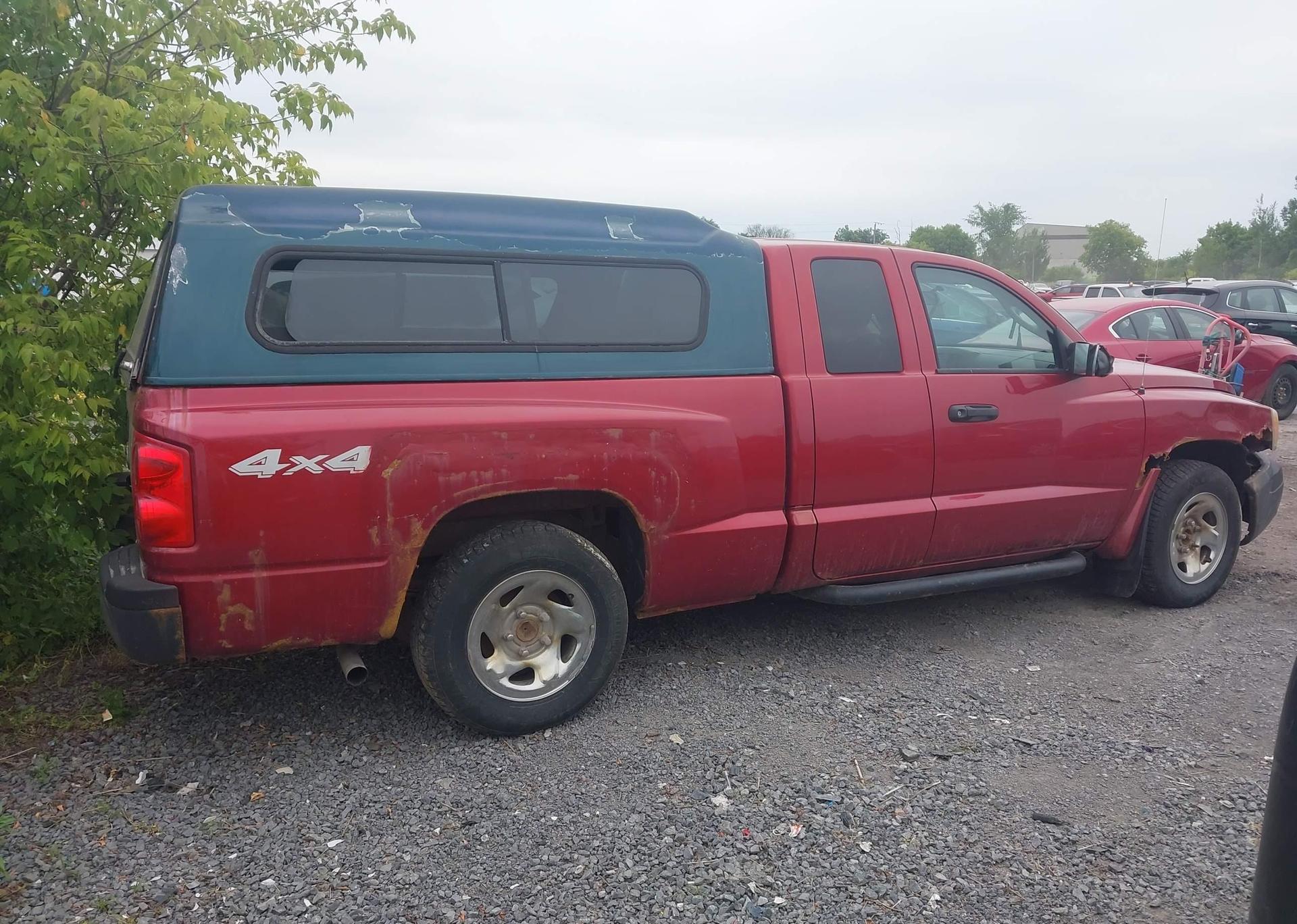2006 DODGE DAKOTA ST